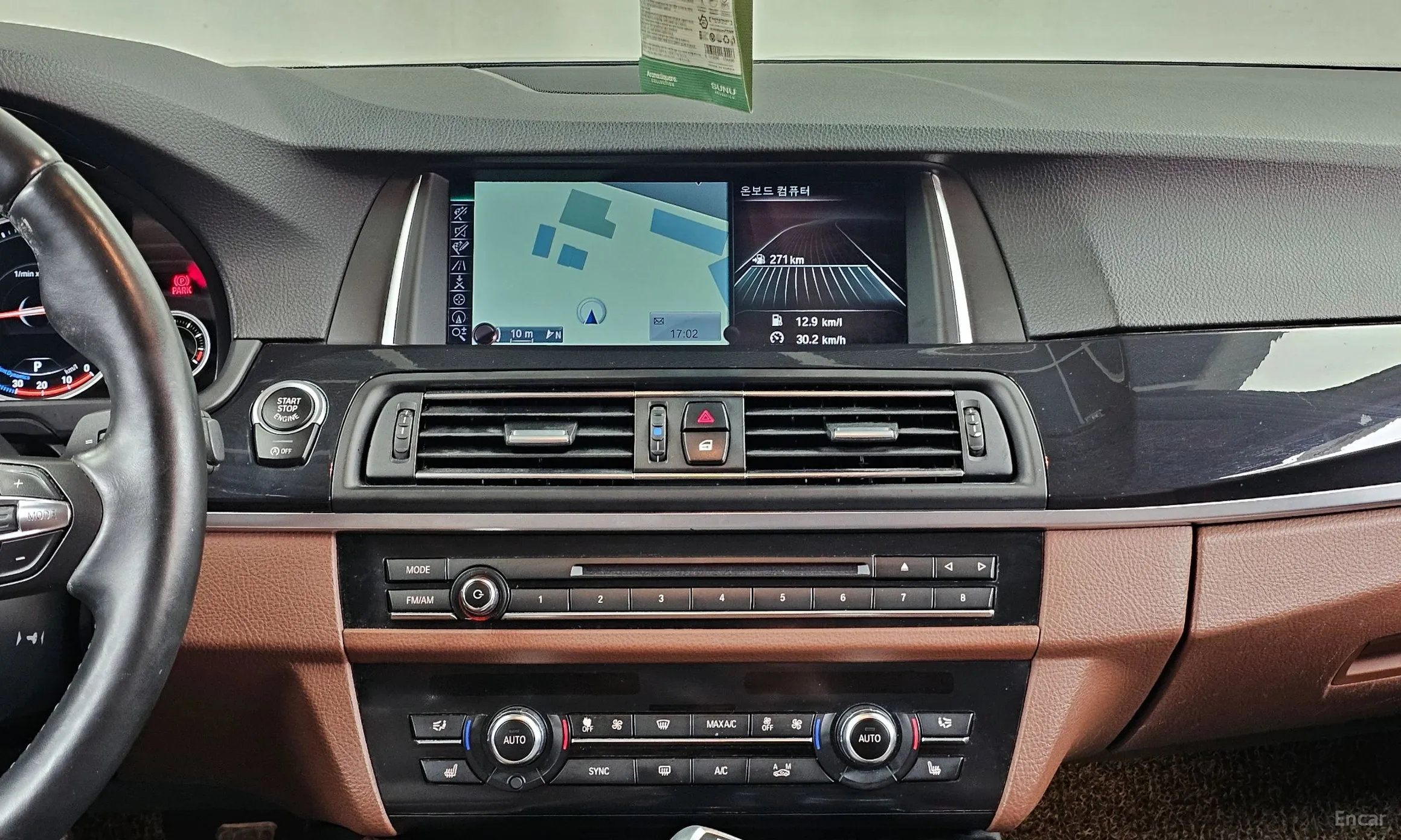 BMW 5 Series (F10) превью 14