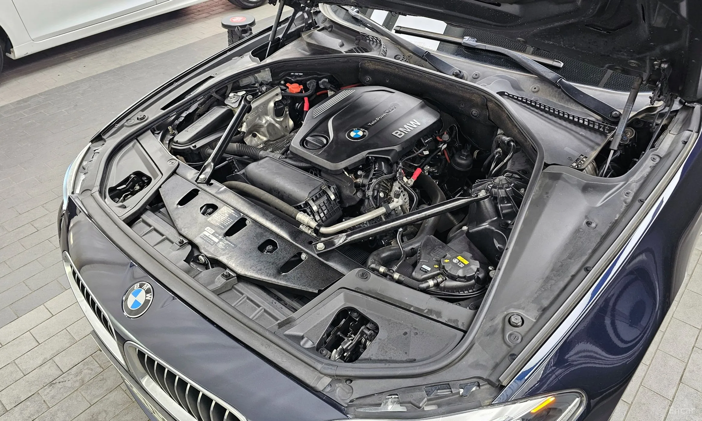 BMW 5 Series (F10) превью 6
