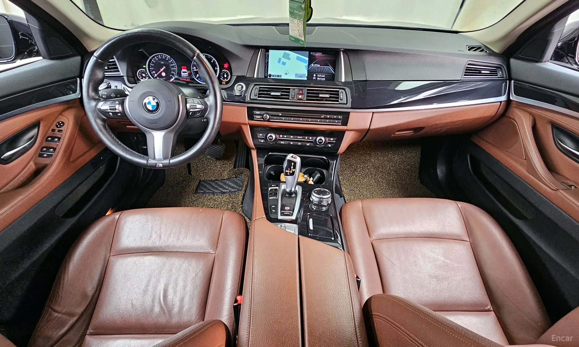 BMW 5 Series (F10) превью 7