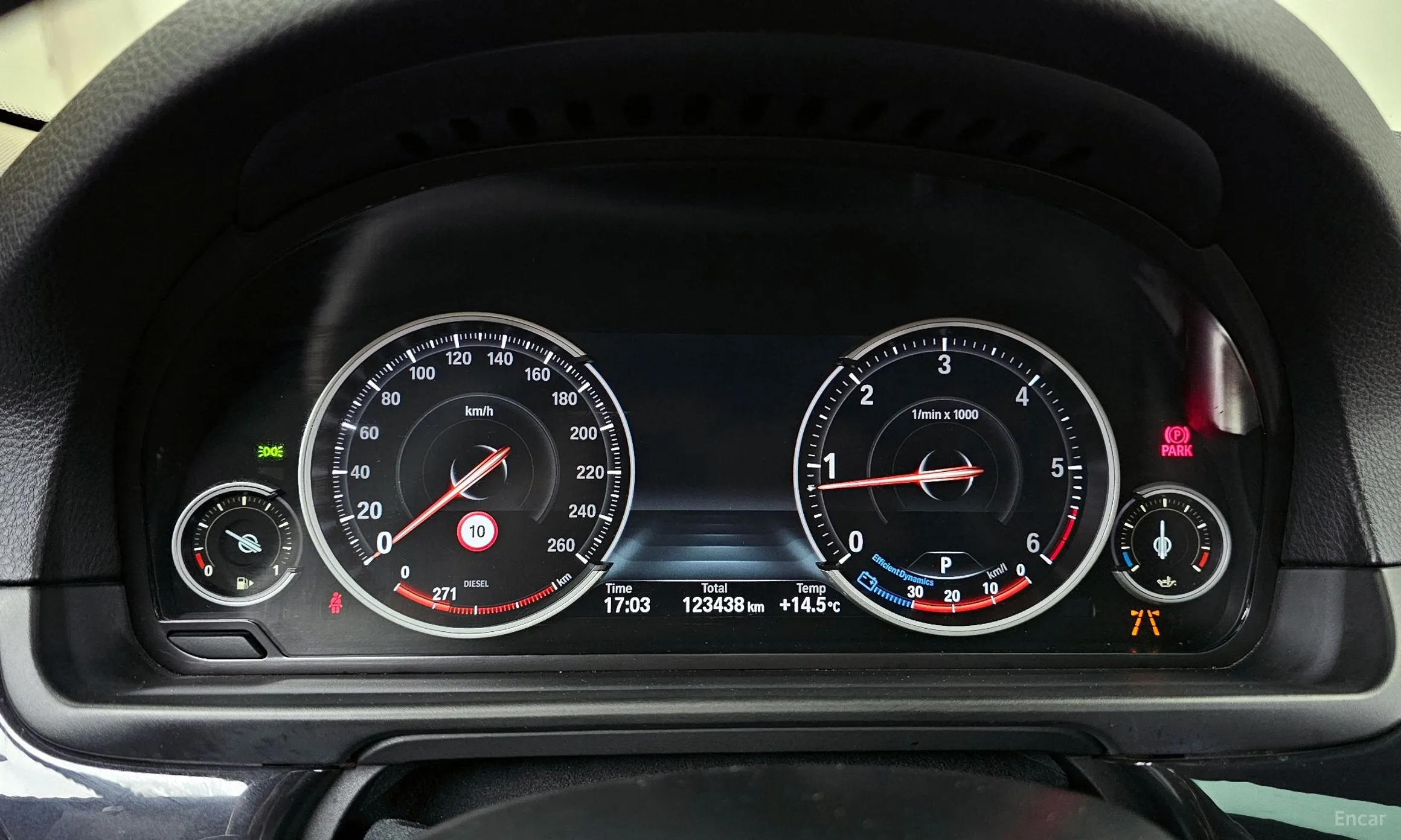 BMW 5 Series (F10) превью 8