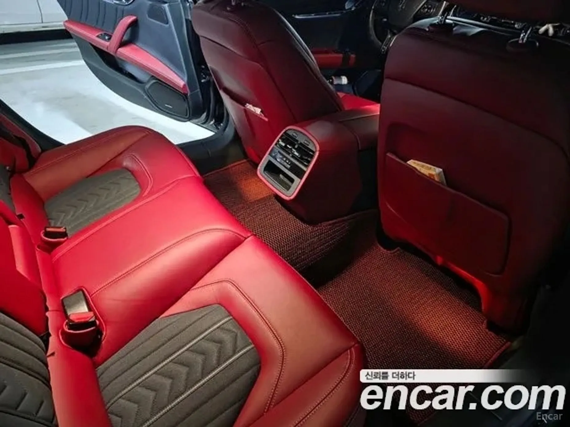 Maserati Quattroporte превью 8
