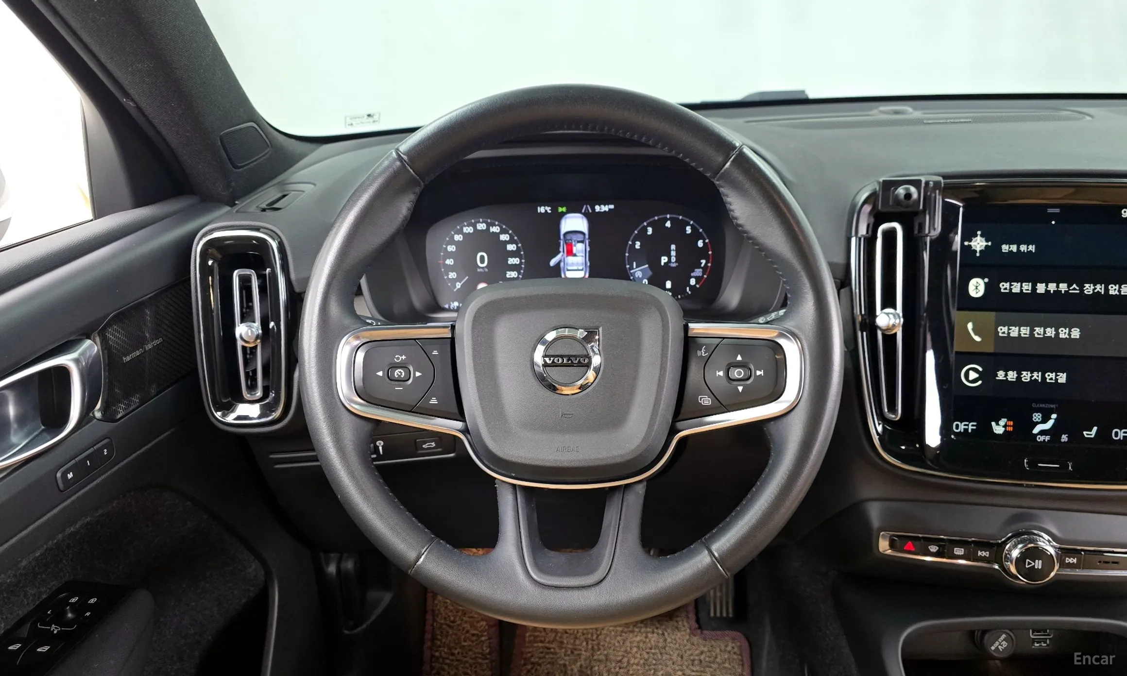 Volvo XC40 превью 13