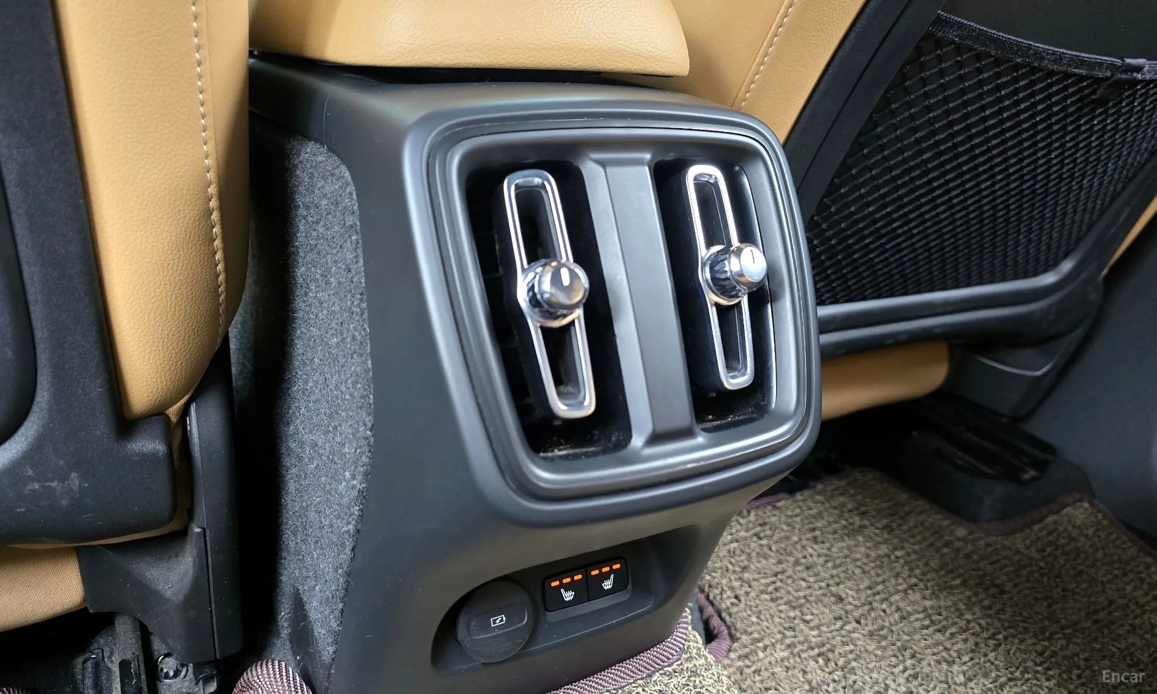 Volvo XC40 превью 19