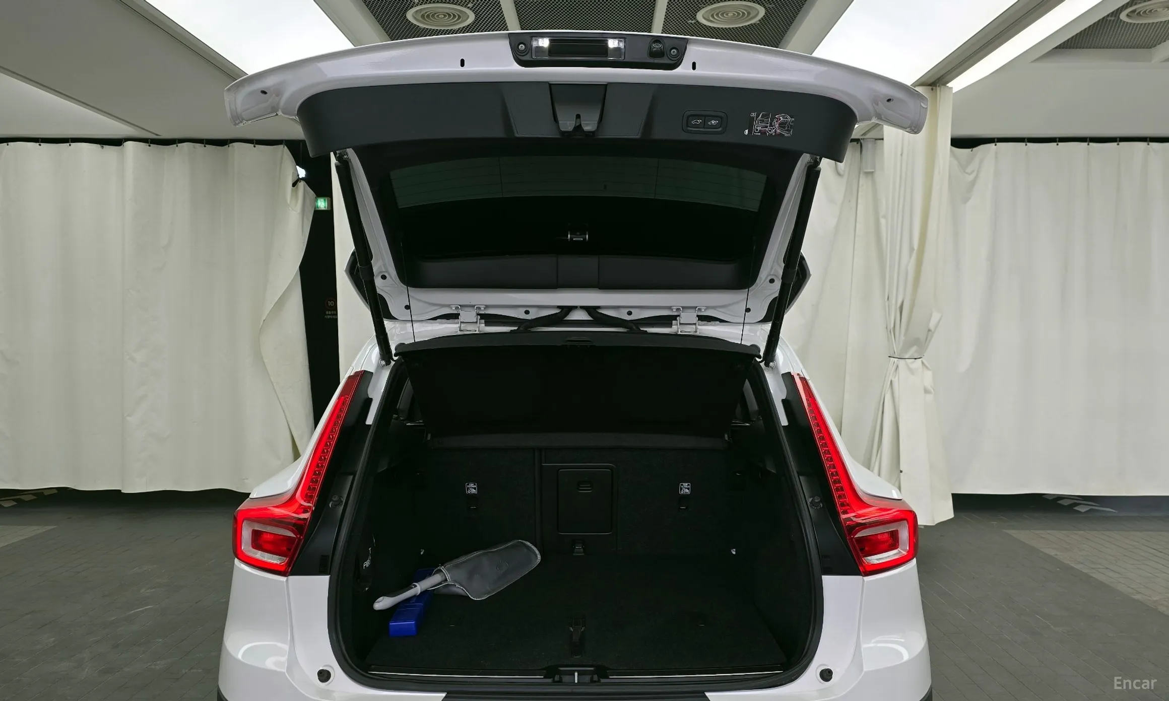 Volvo XC40 превью 20