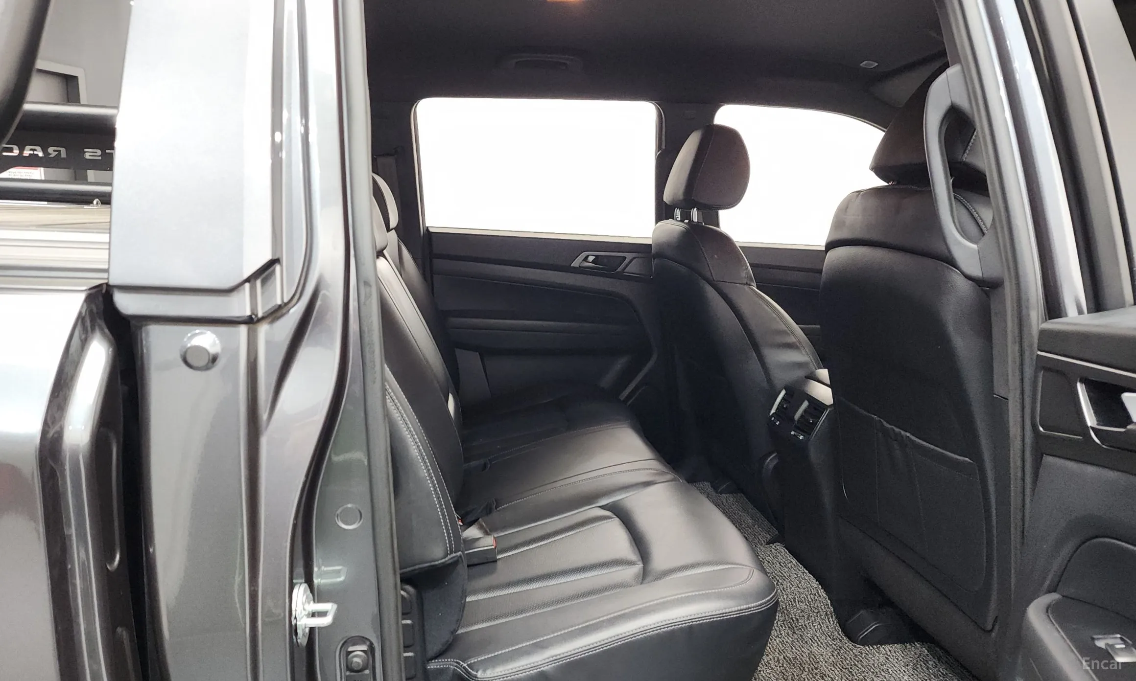 KG Mobility (SsangYong) Rexton Sports превью 12