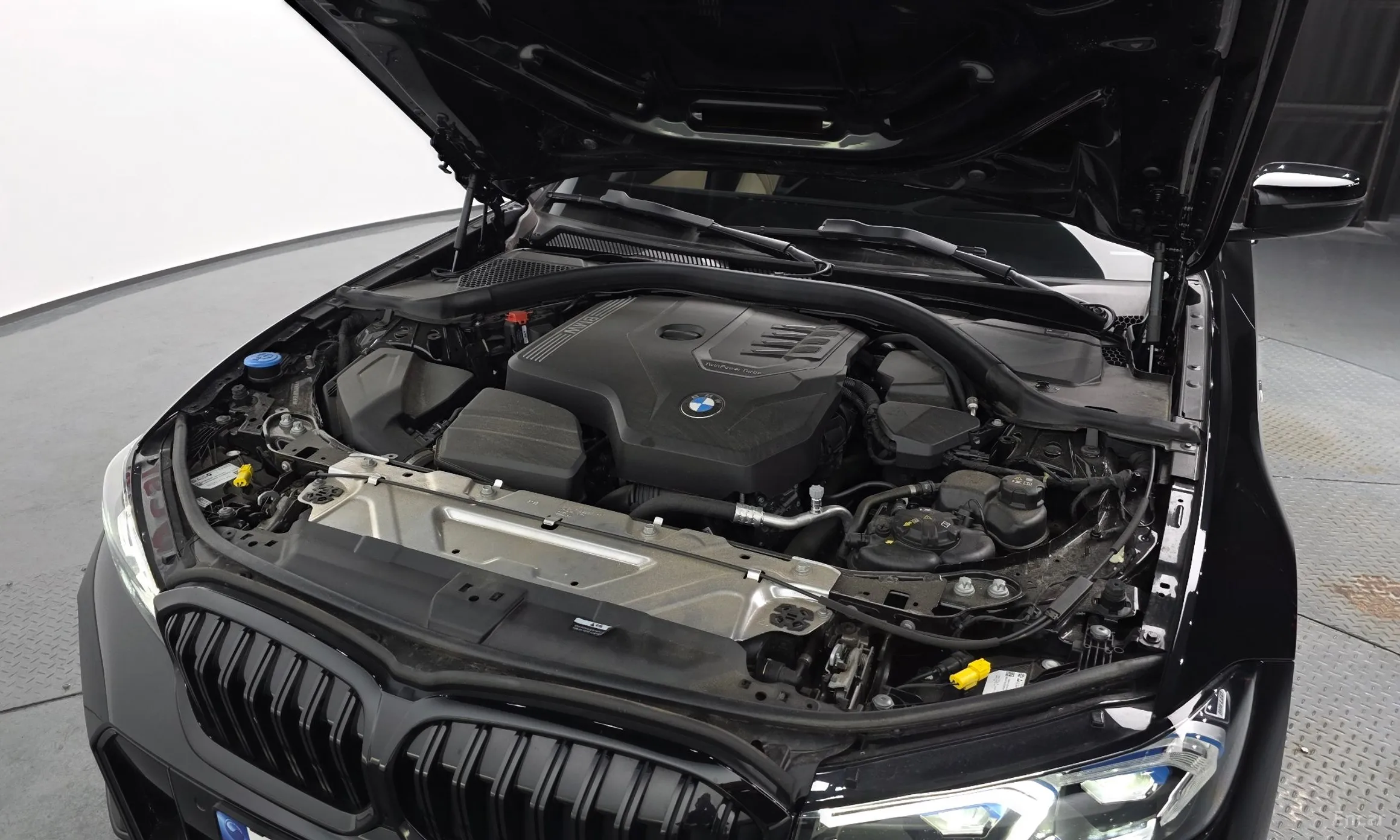 BMW 3 Series (G20) превью 6