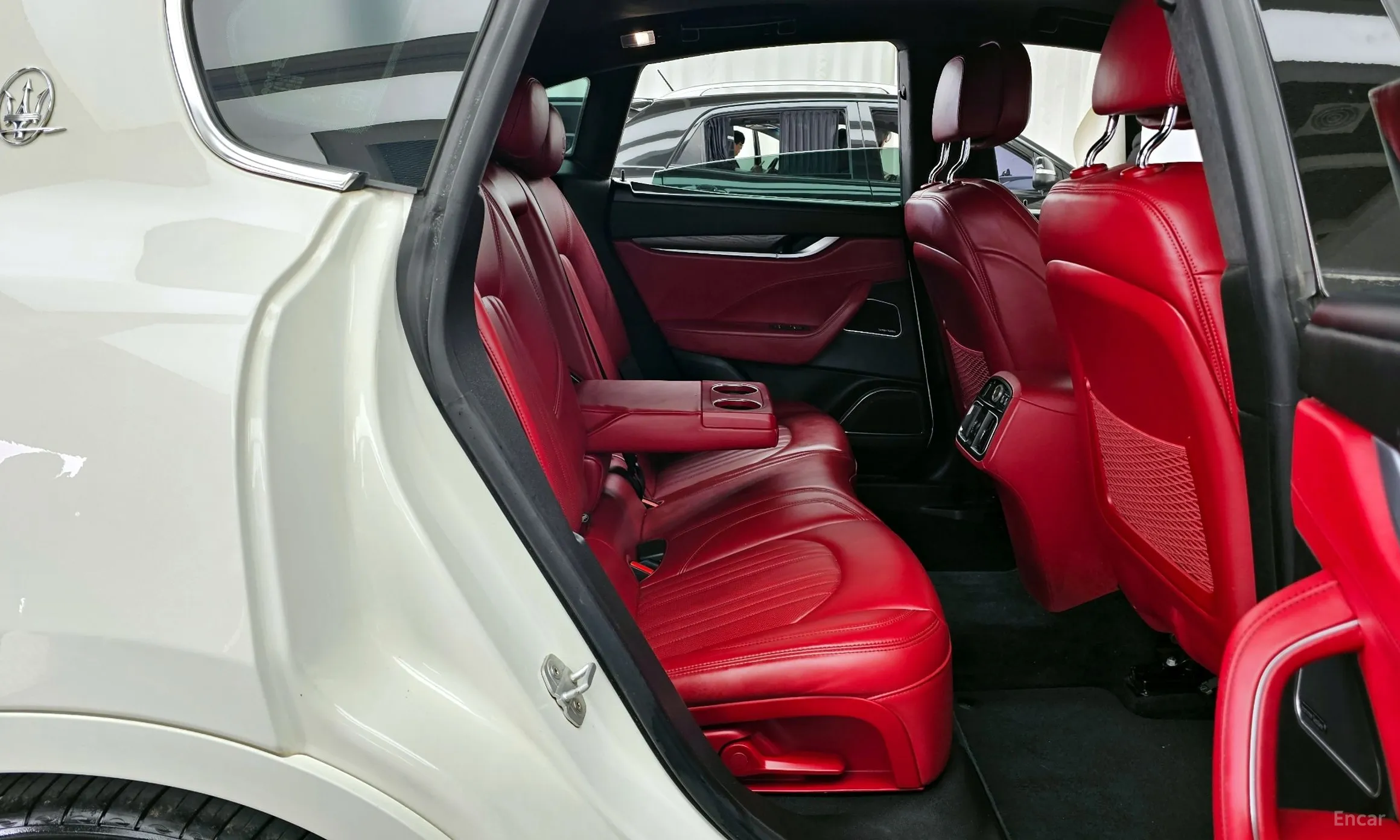 Maserati Levante превью 12