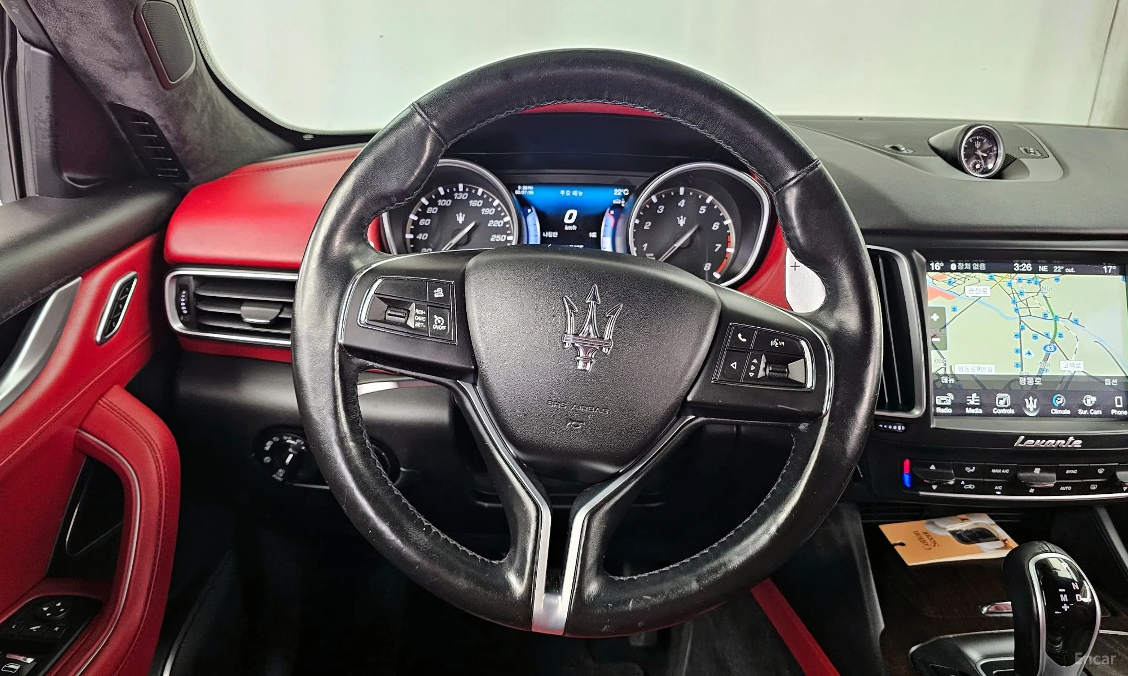 Maserati Levante превью 13