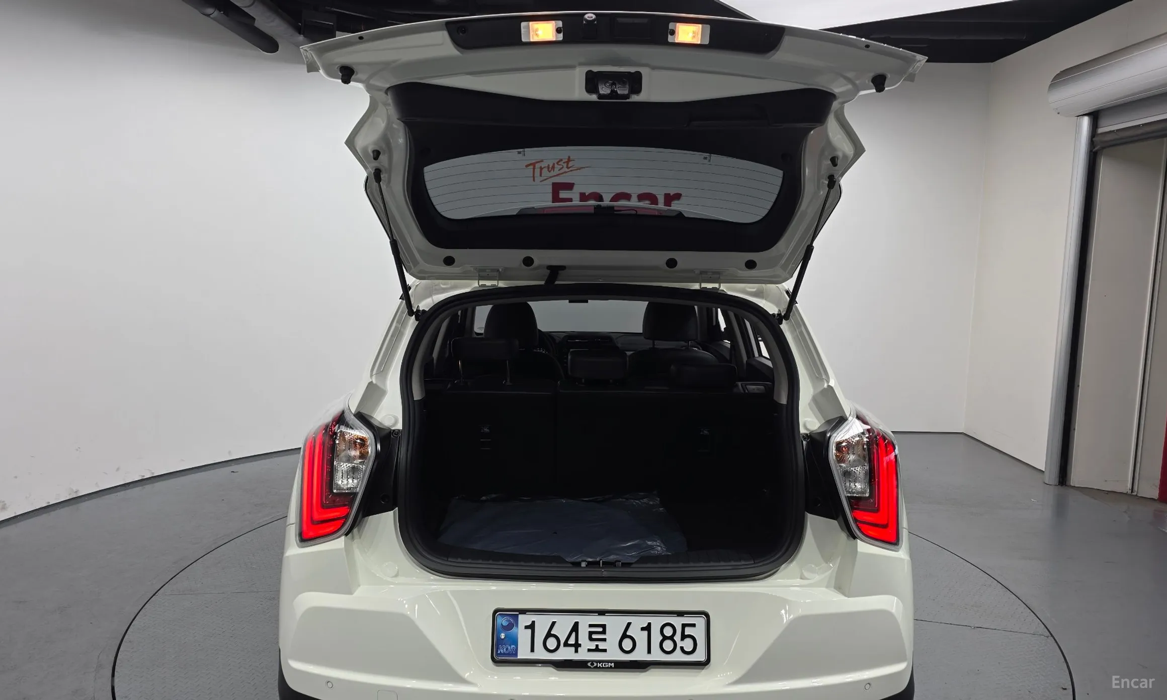 KG Mobility (SsangYong) Tivoli превью 20