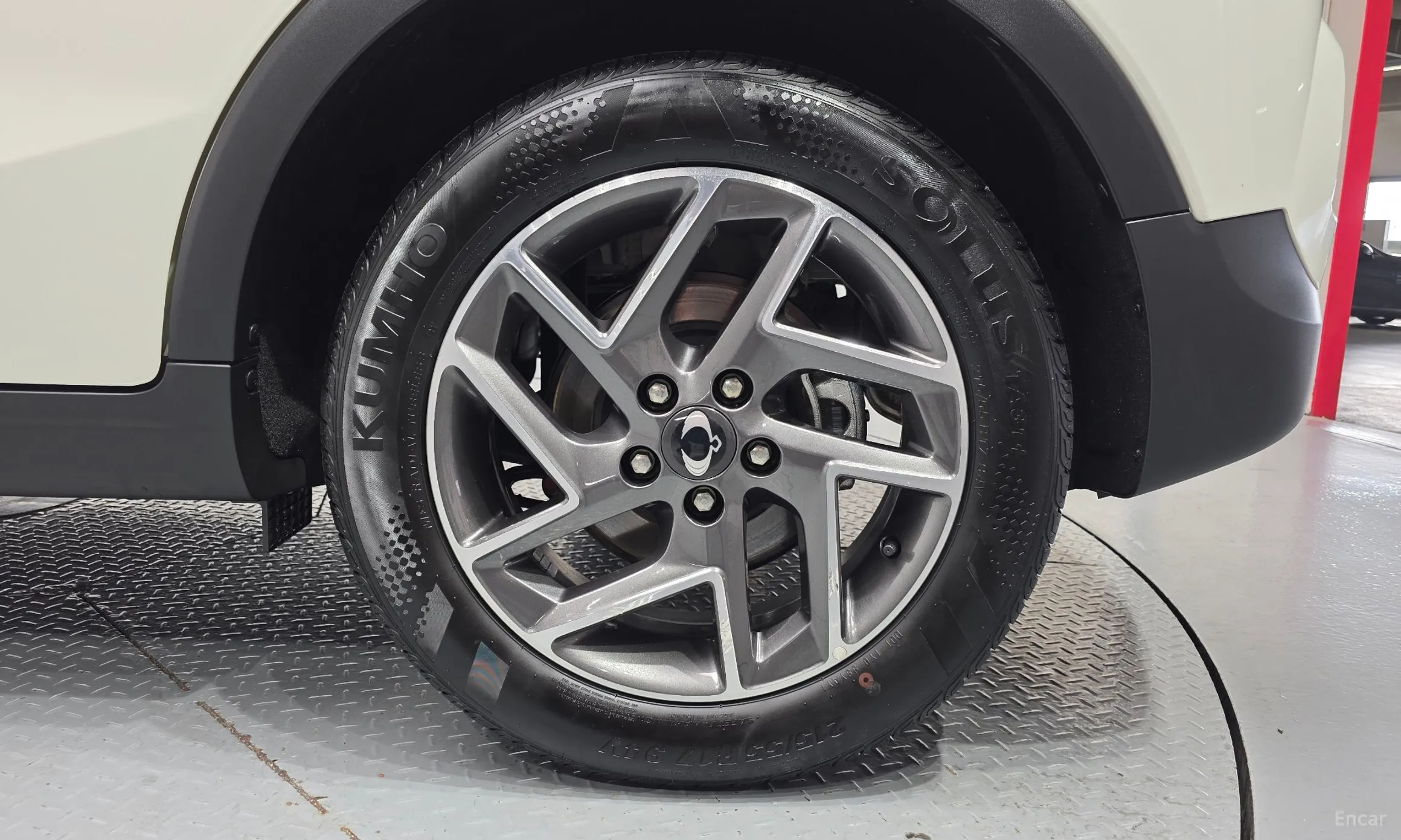 KG Mobility (SsangYong) Tivoli превью 5