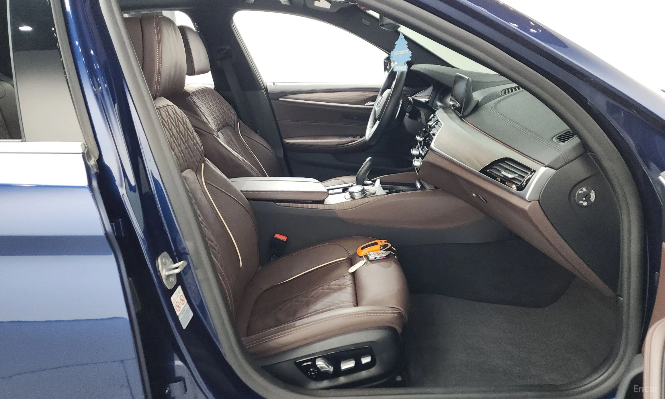 BMW 5 Series (G30) превью 11