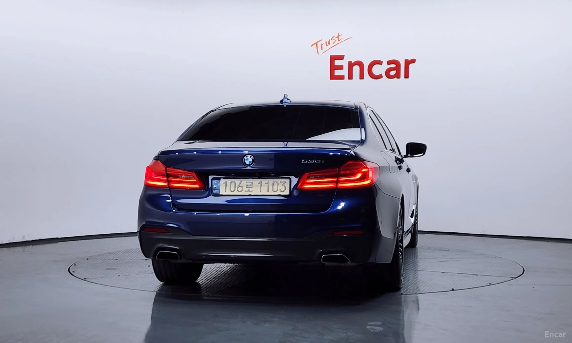 BMW 5 Series (G30) превью 4