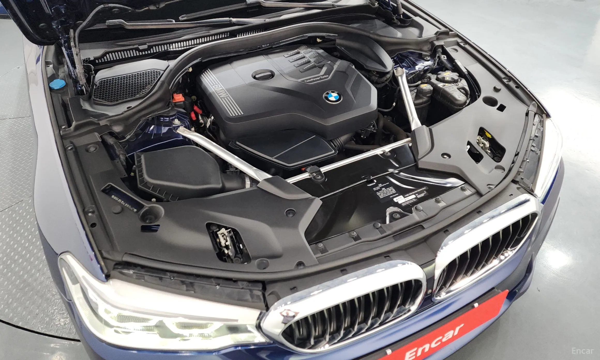 BMW 5 Series (G30) превью 6