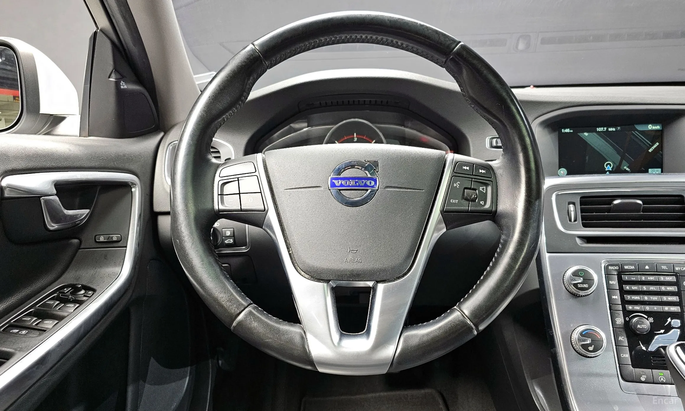 Volvo S60 превью 13