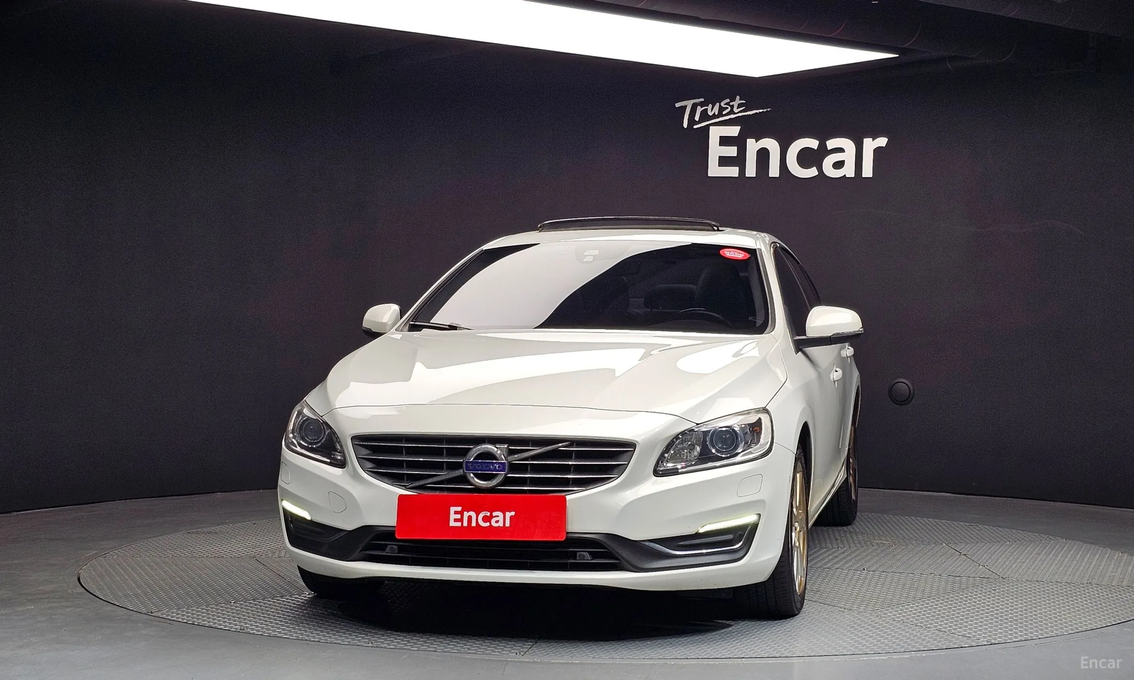 Volvo S60 превью 3