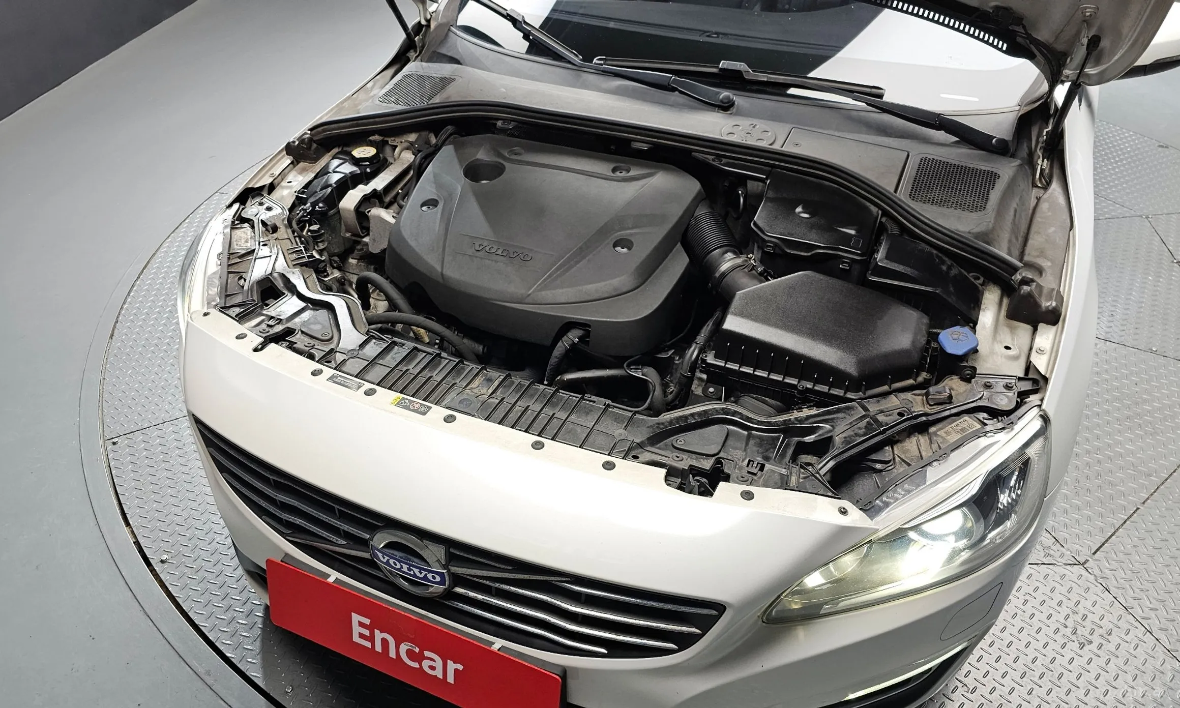 Volvo S60 превью 6