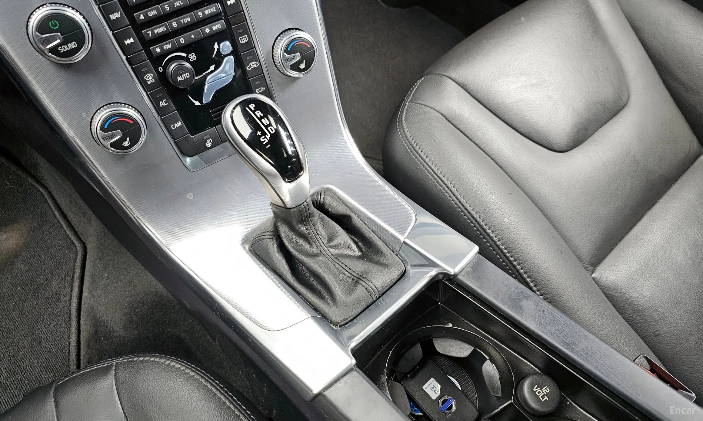 Volvo S60 превью 9