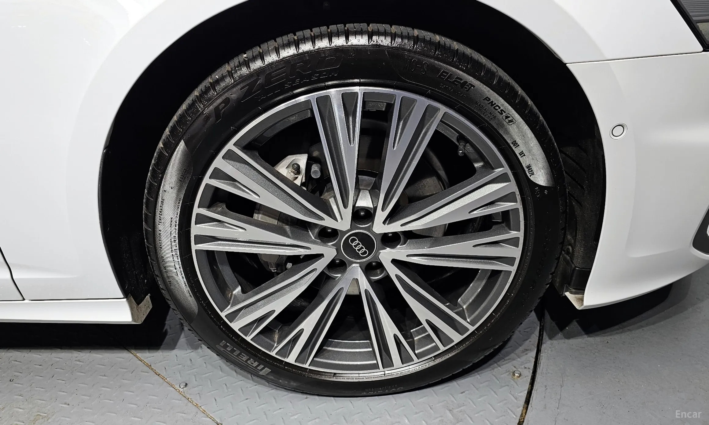 Audi A6 (C8) превью 5