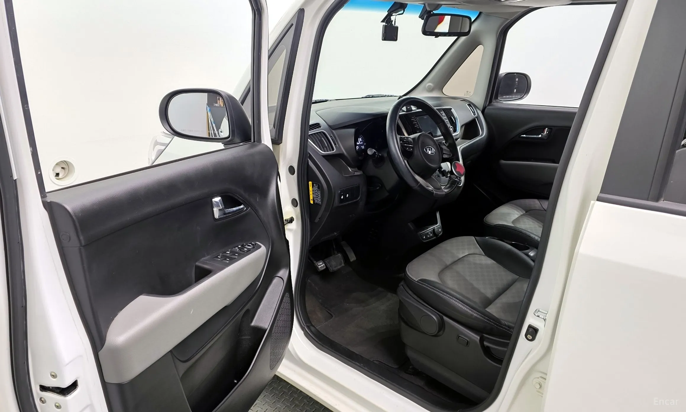 Kia Ray превью 10