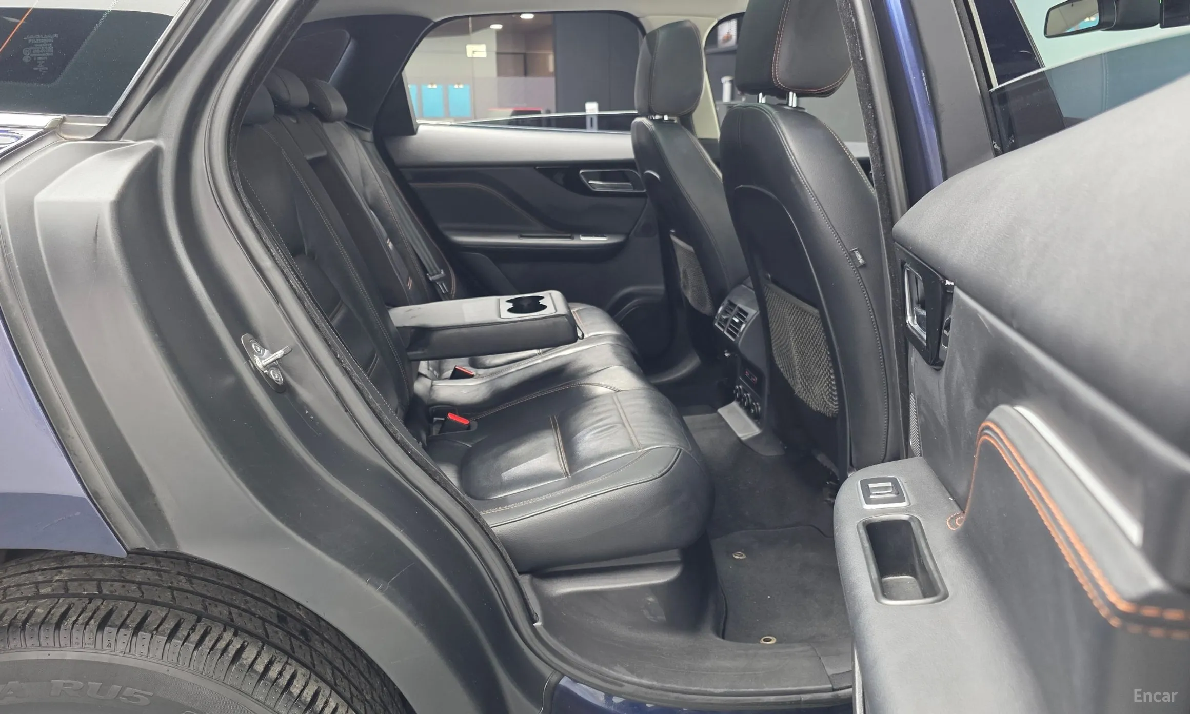 Jaguar F-PACE превью 12