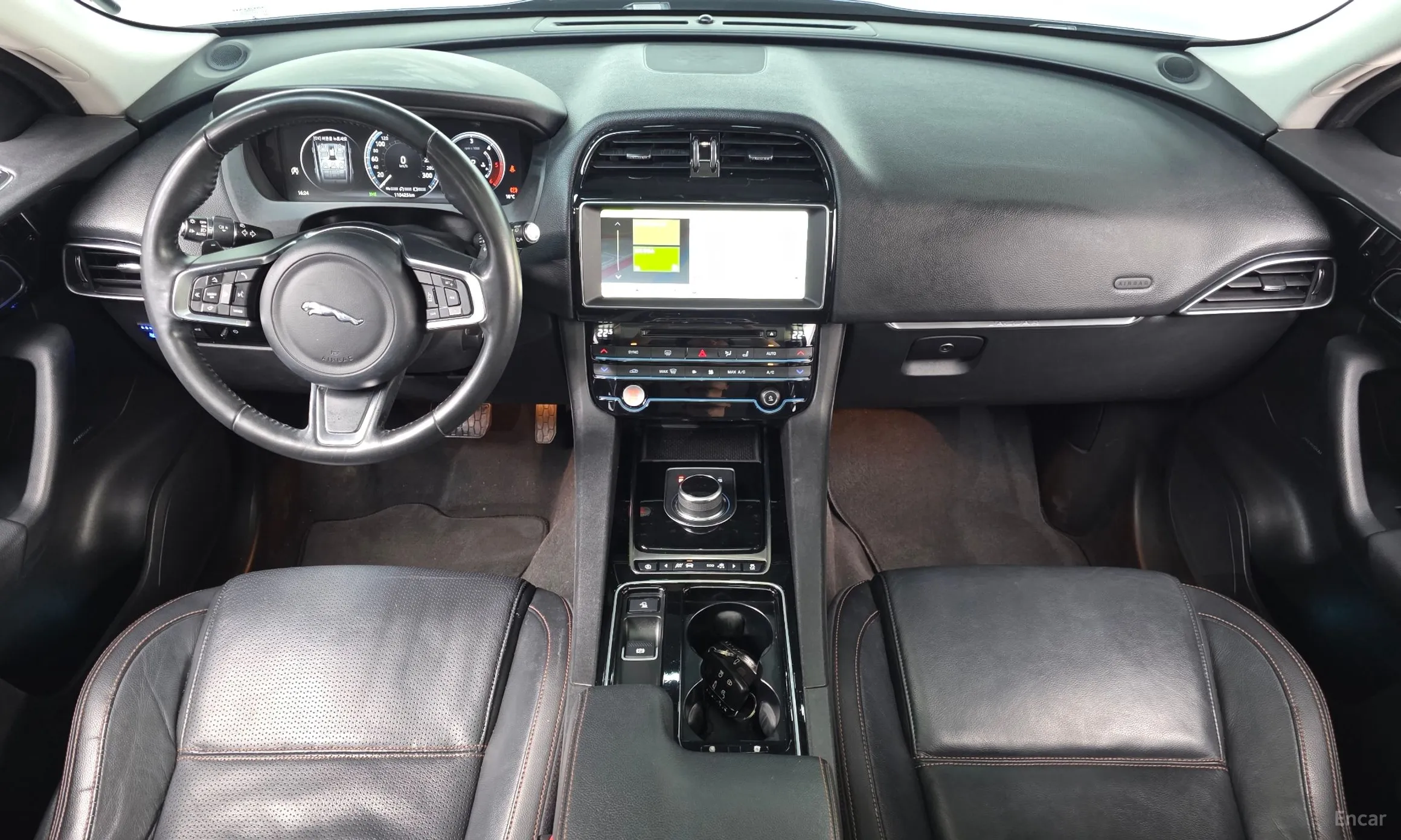 Jaguar F-PACE превью 7