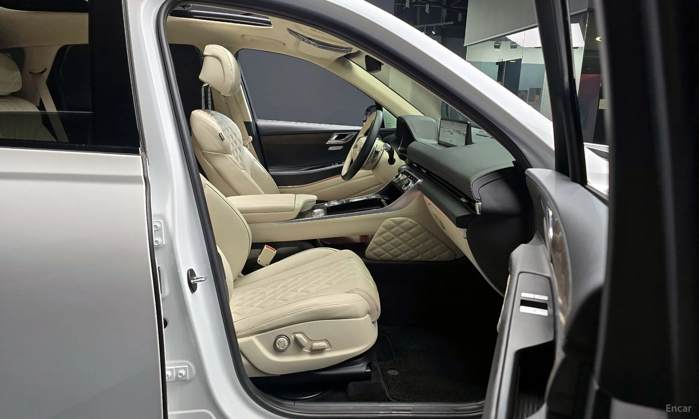 Genesis GV80 превью 10