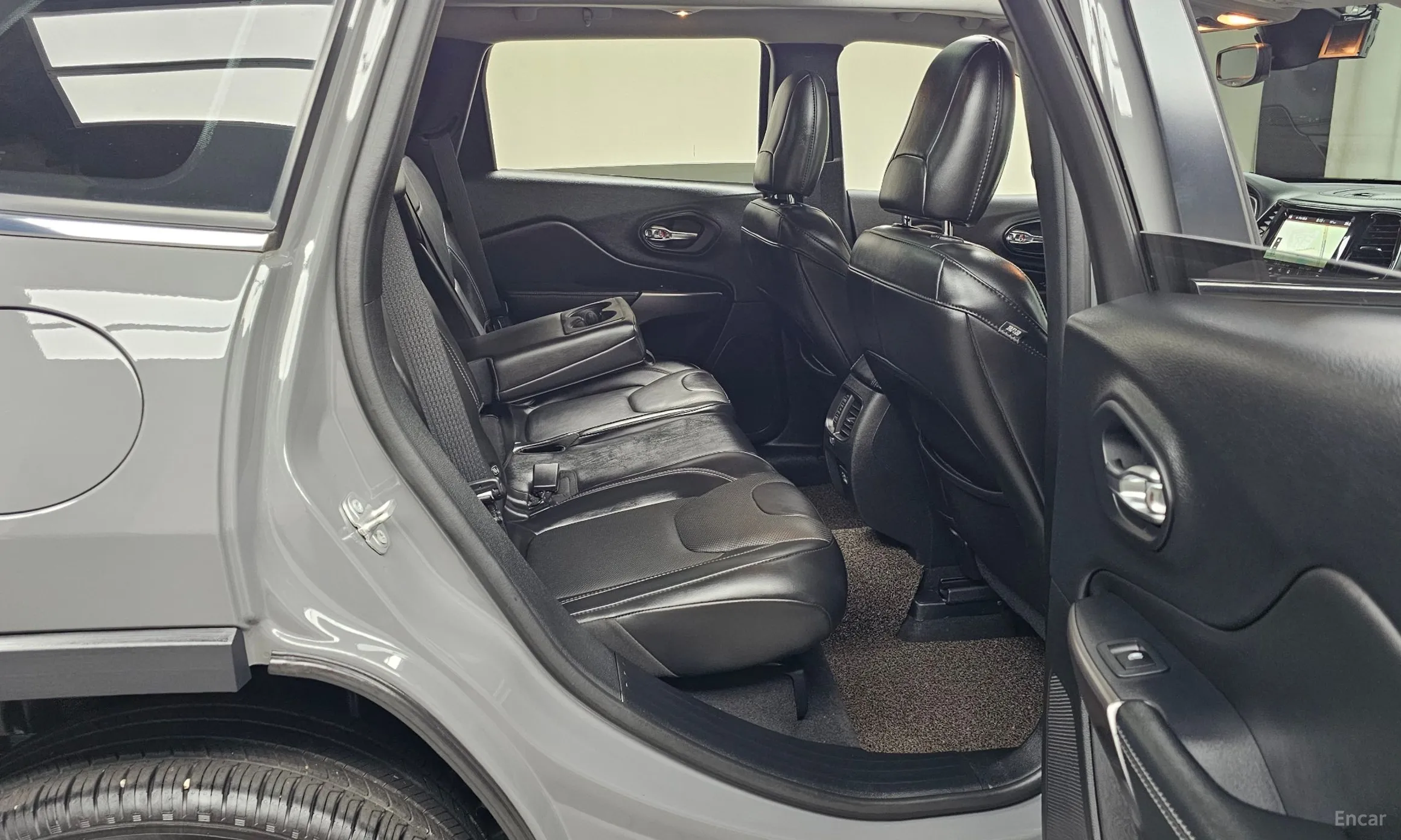 Jeep Cherokee (KL) превью 12