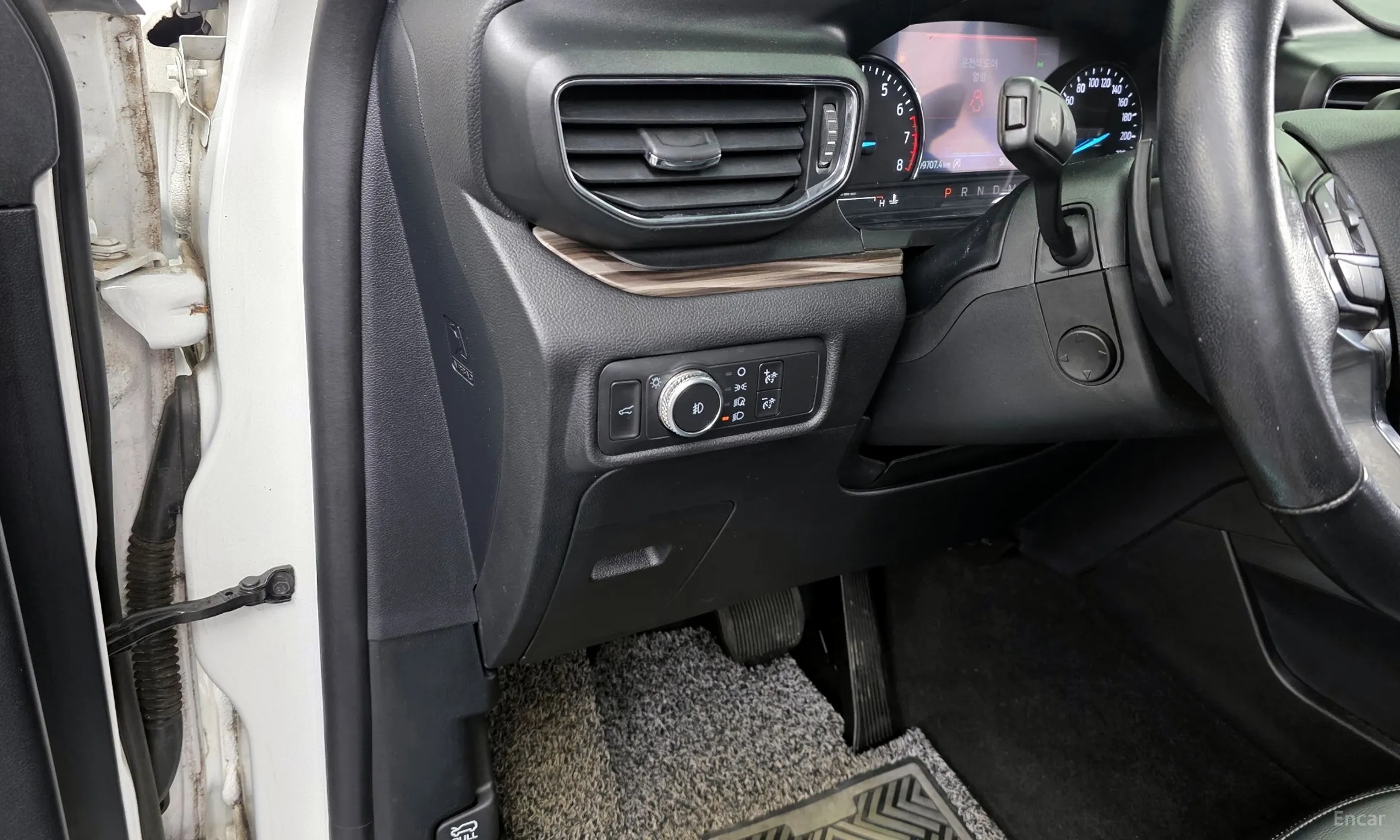 Ford Explorer 6th Generation превью 17