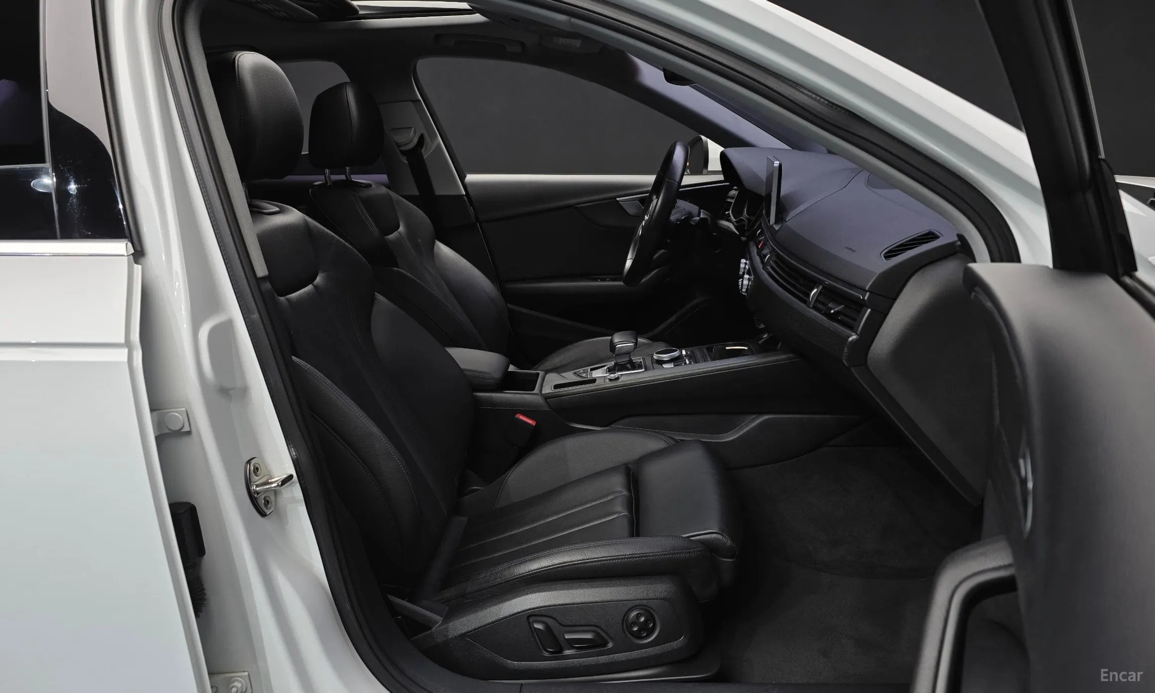 Audi A4 (B9) превью 11