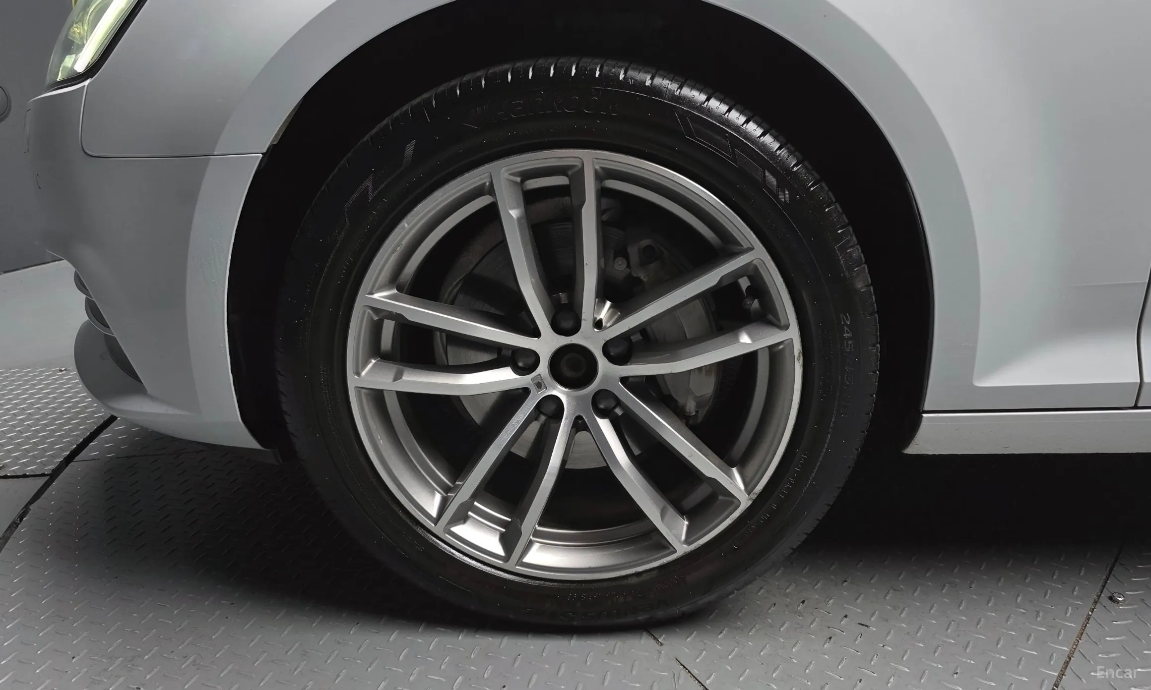 Audi A4 (B9) превью 5