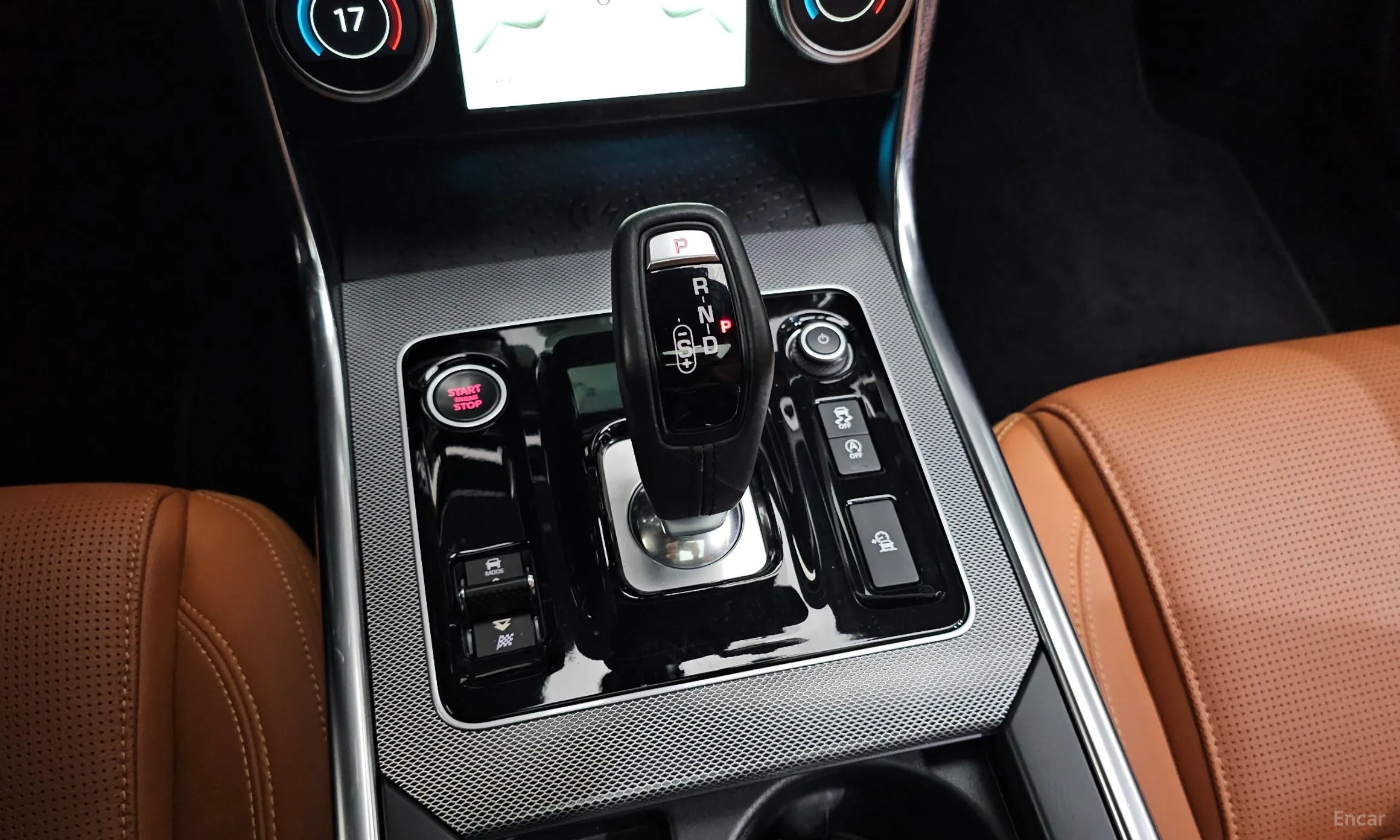 Jaguar XE превью 9