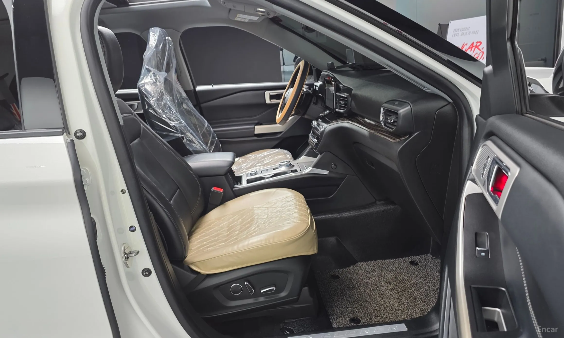 Ford Explorer 6th Generation превью 10
