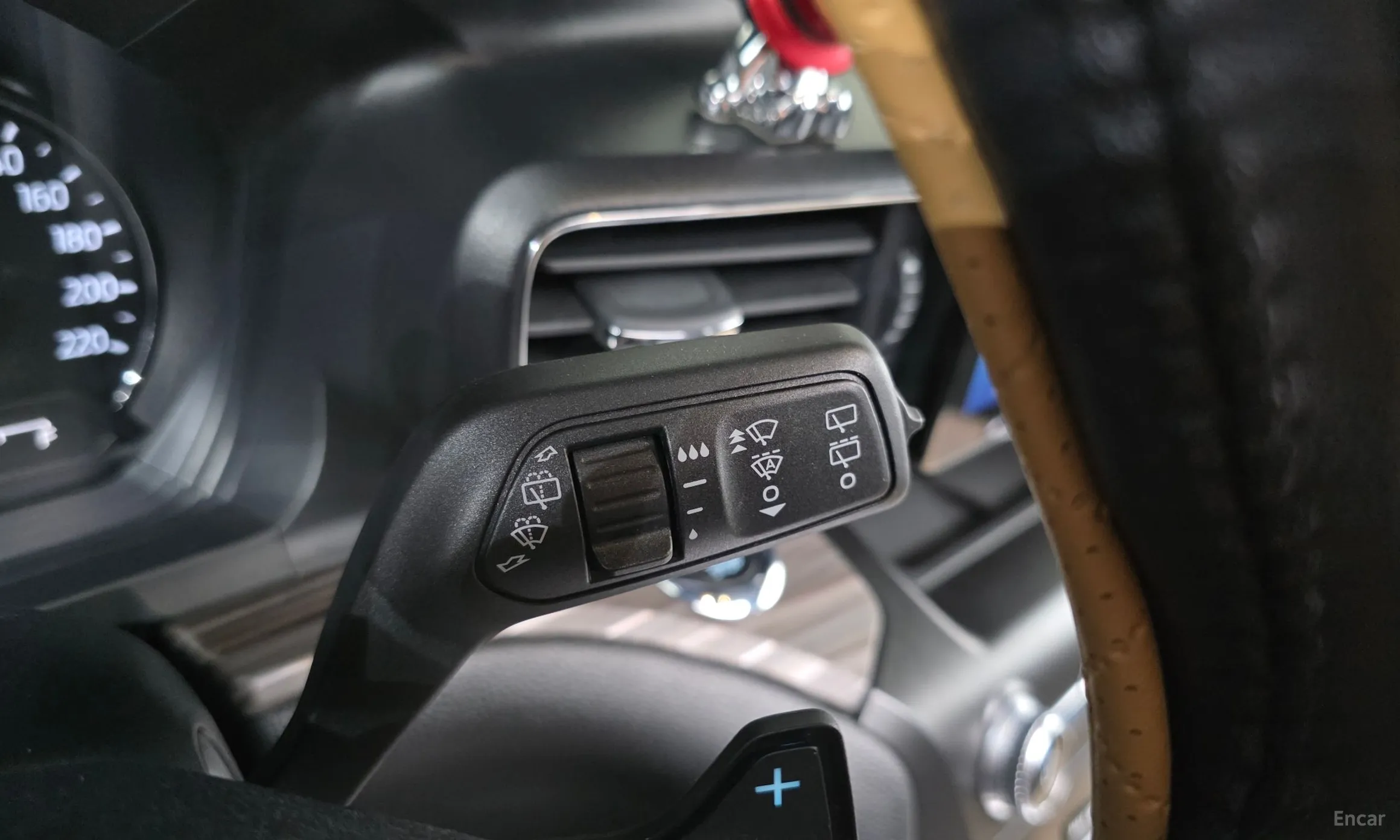Ford Explorer 6th Generation превью 17