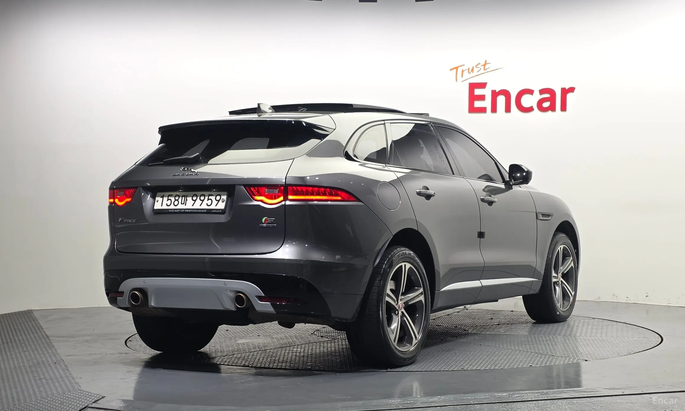 Jaguar F-PACE