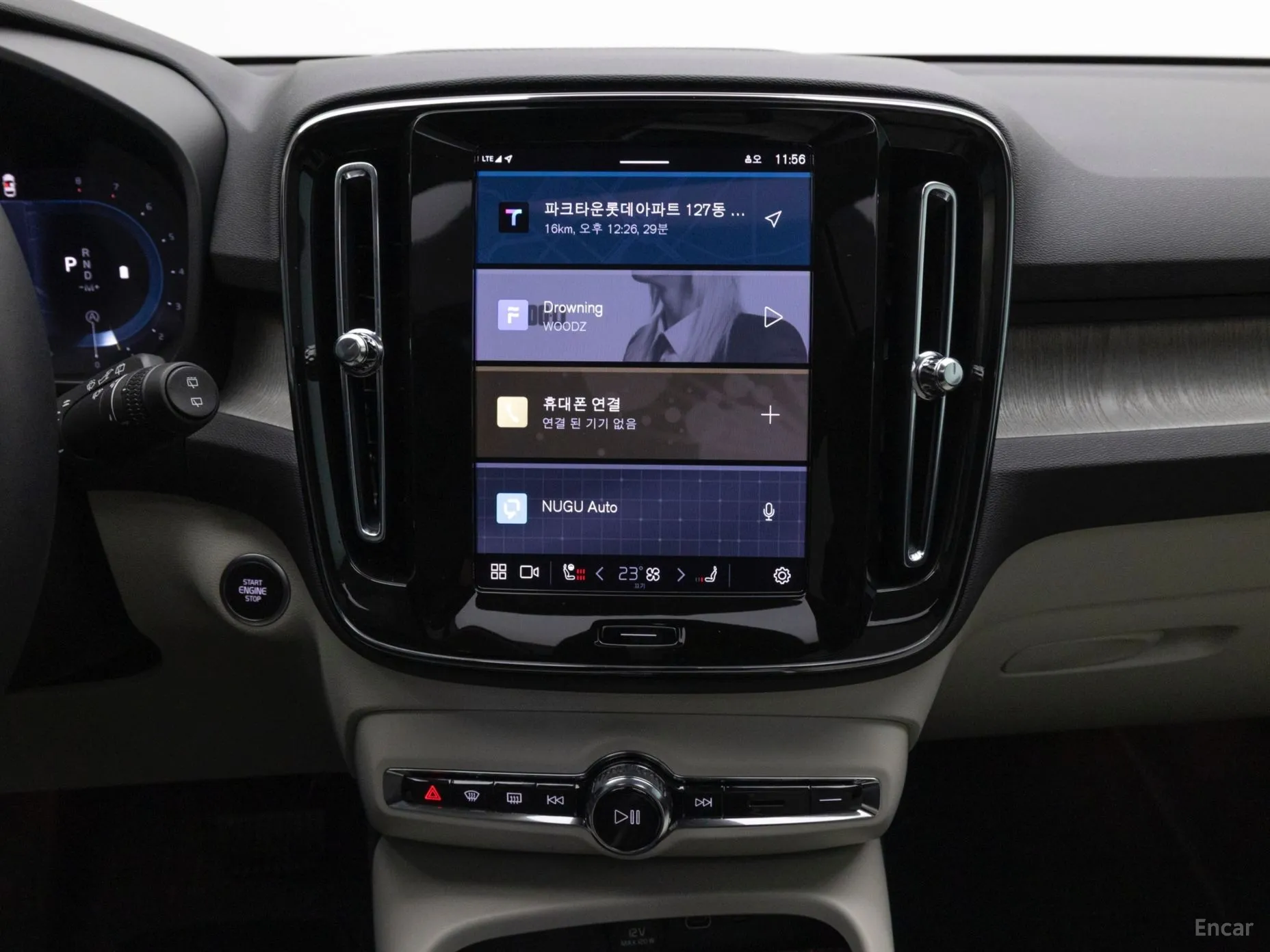 Volvo XC40 превью 13