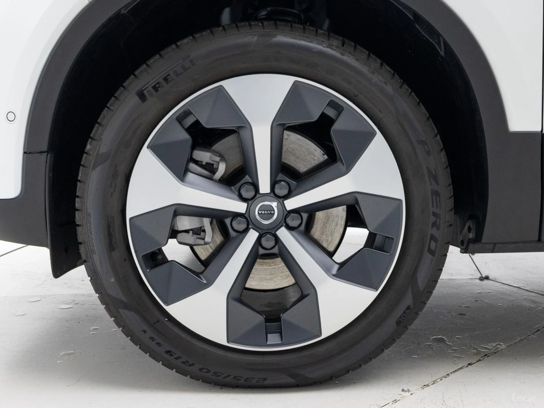 Volvo XC40 превью 5
