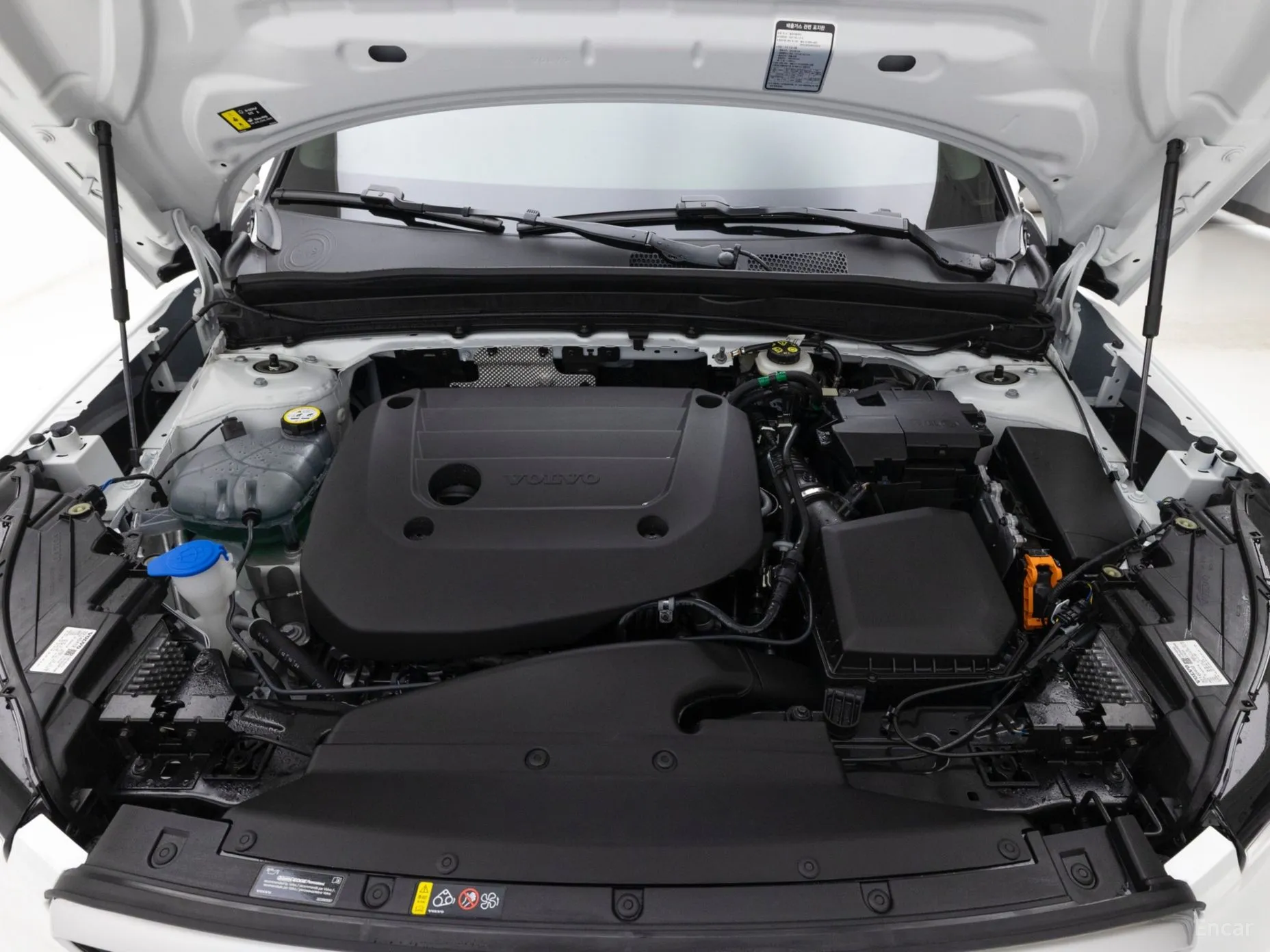 Volvo XC40 превью 6