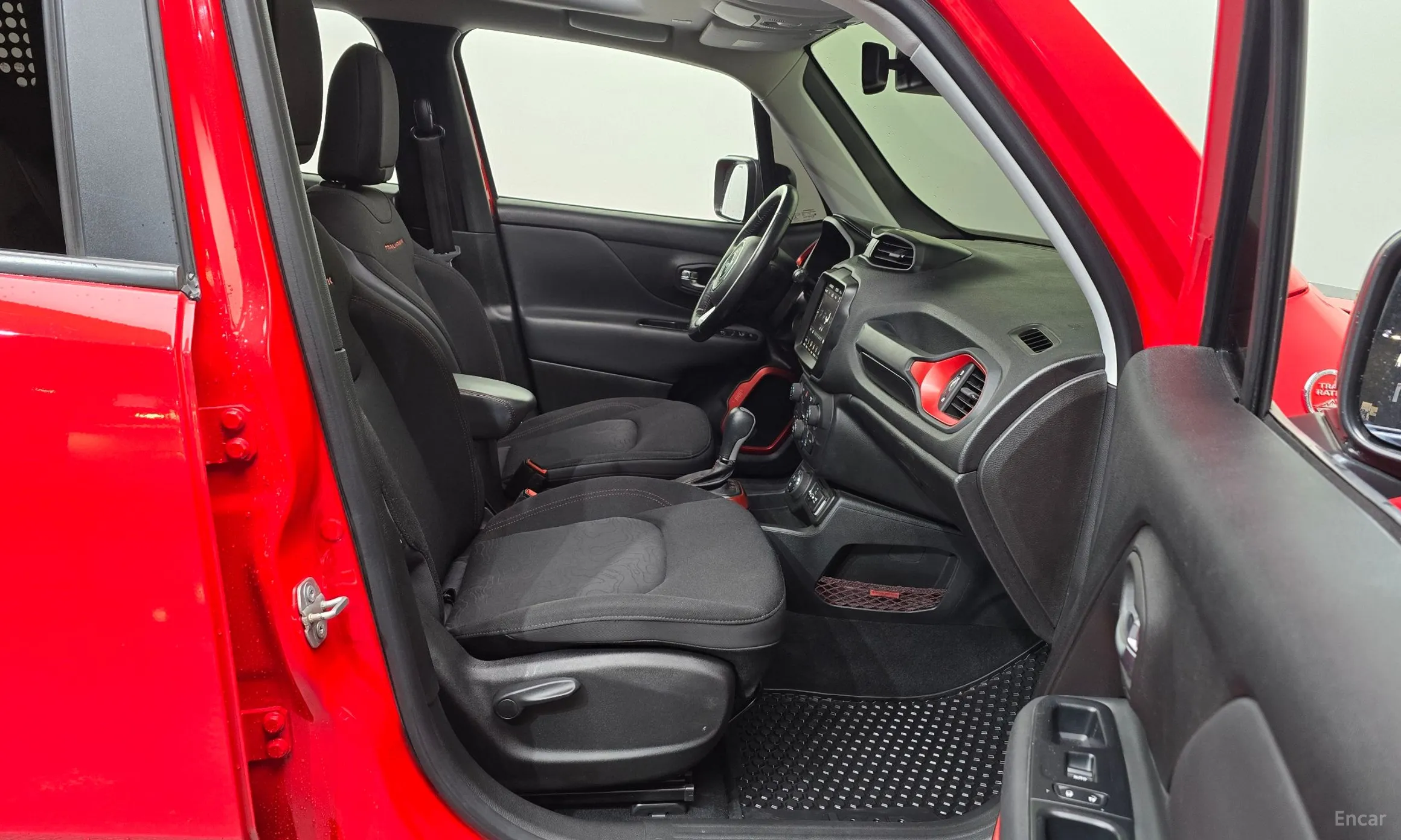 Jeep Renegade превью 11