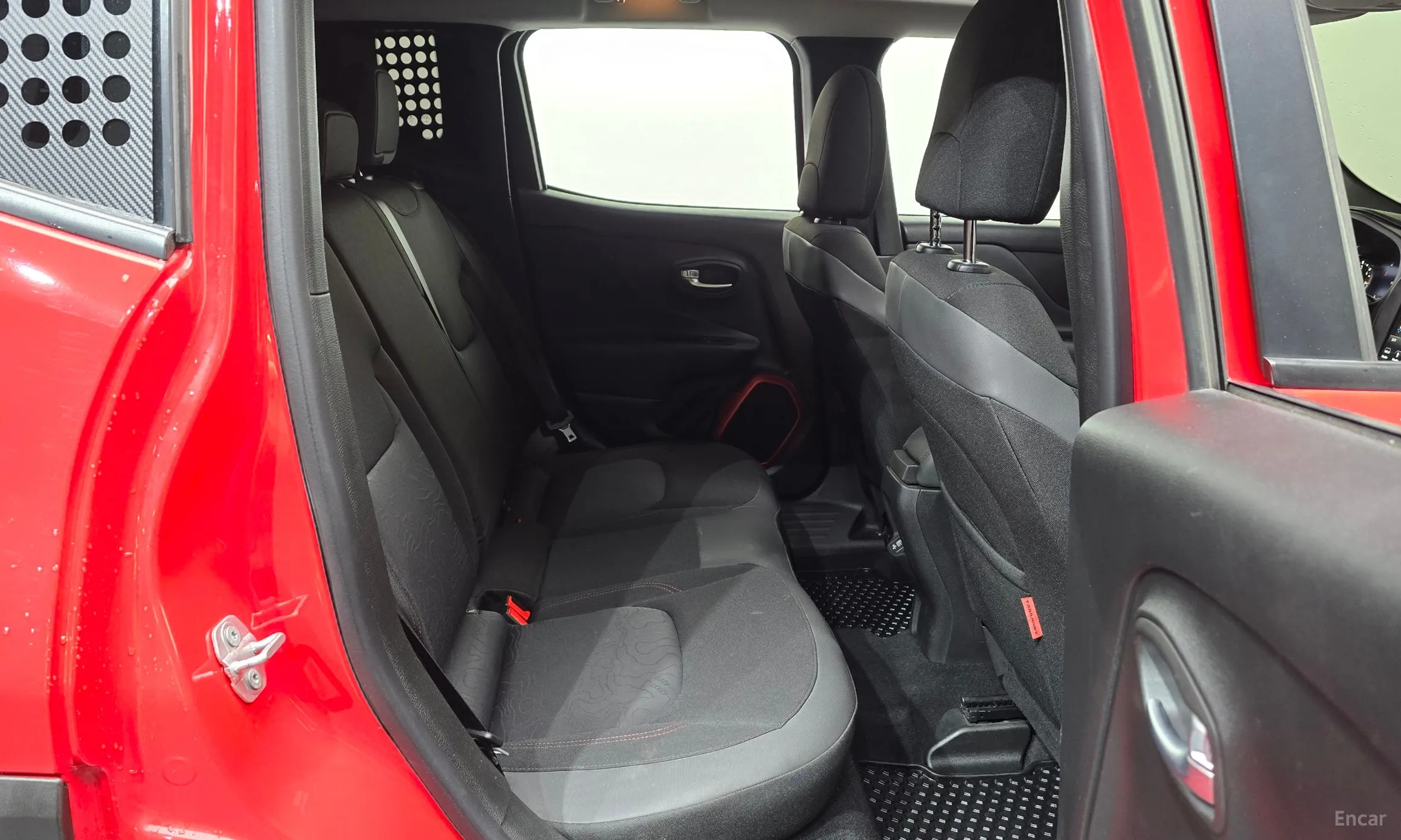 Jeep Renegade превью 12