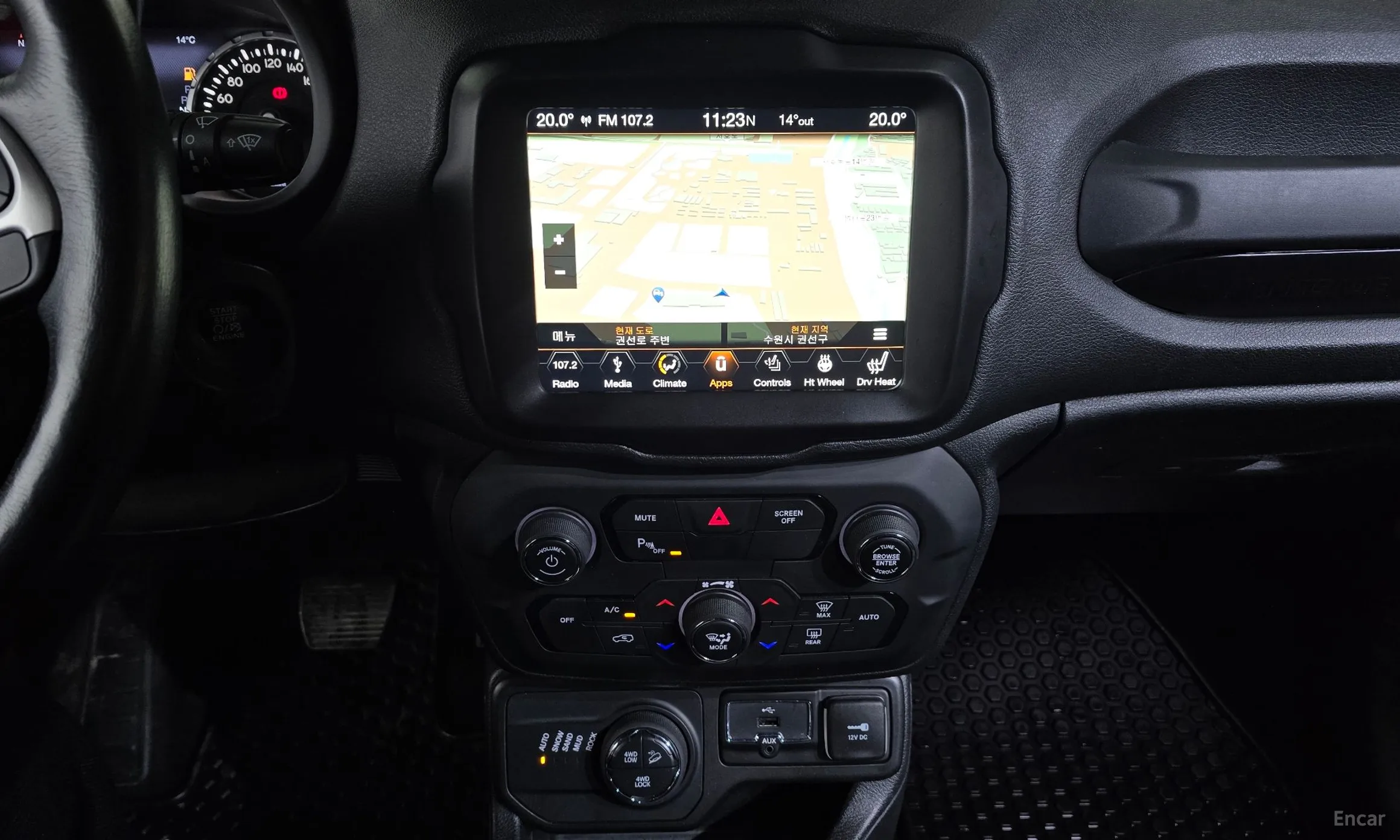 Jeep Renegade превью 14