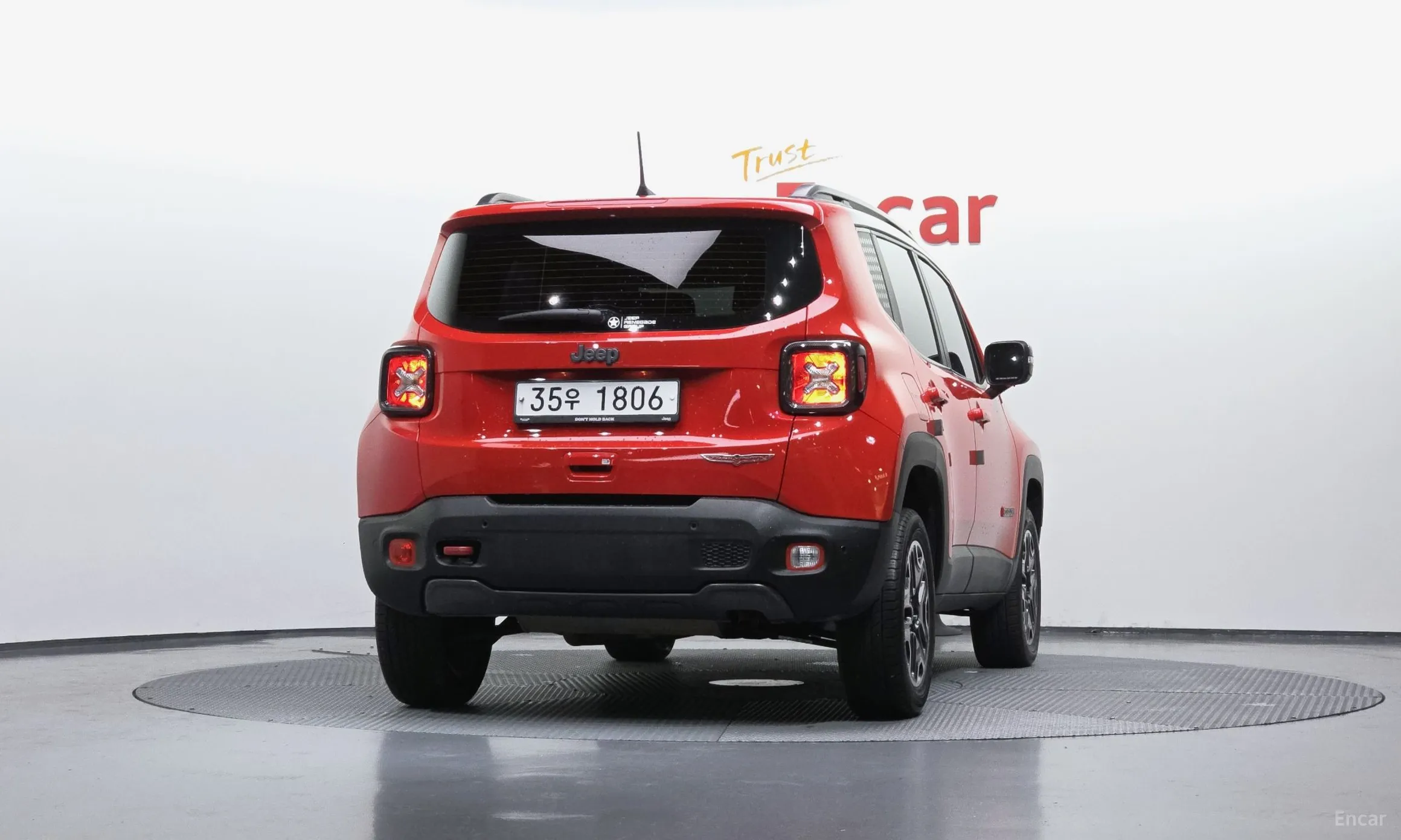 Jeep Renegade превью 4