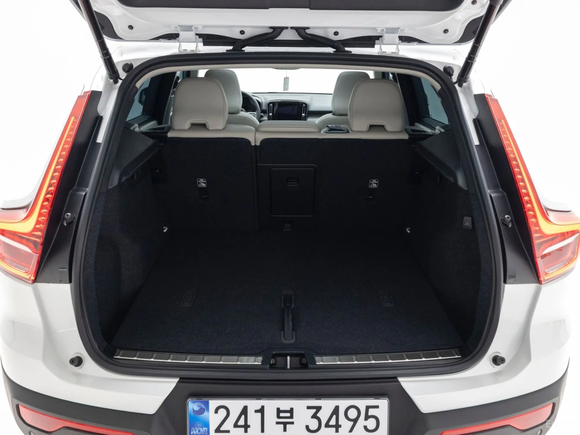 Volvo XC40 превью 17