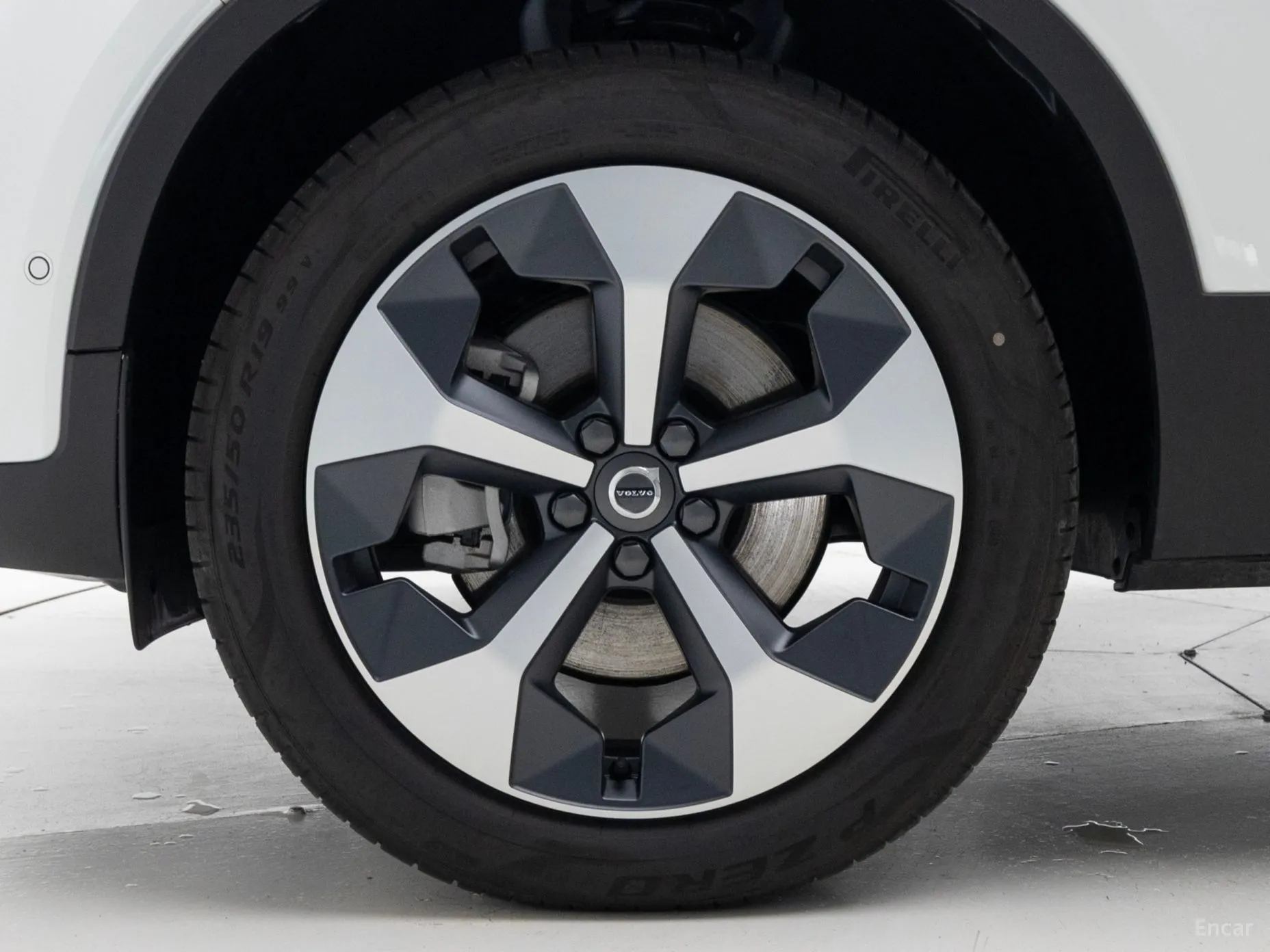 Volvo XC40 превью 5