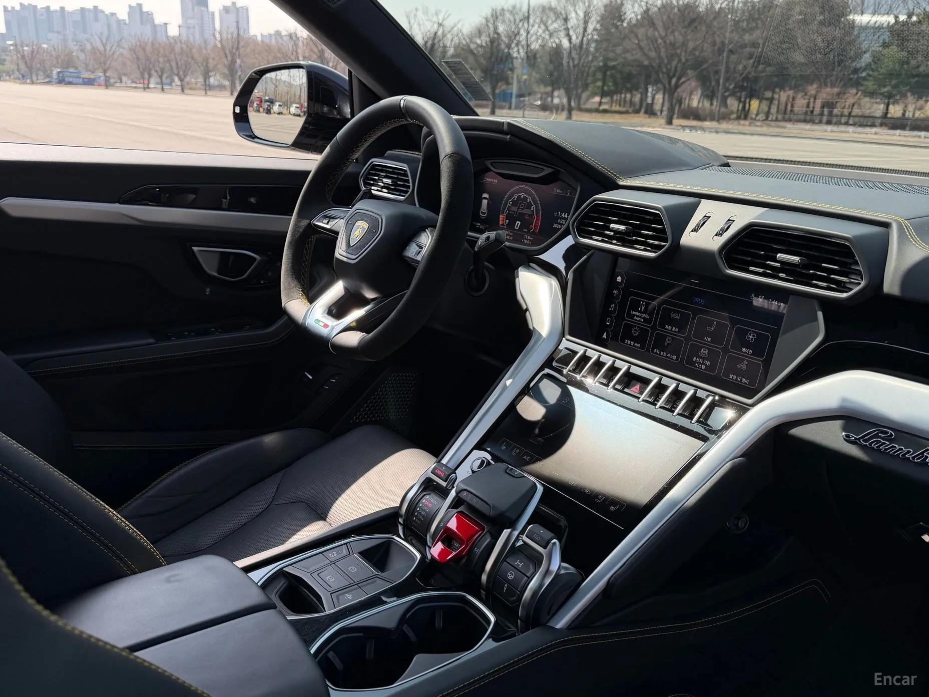 Lamborghini Urus превью 14