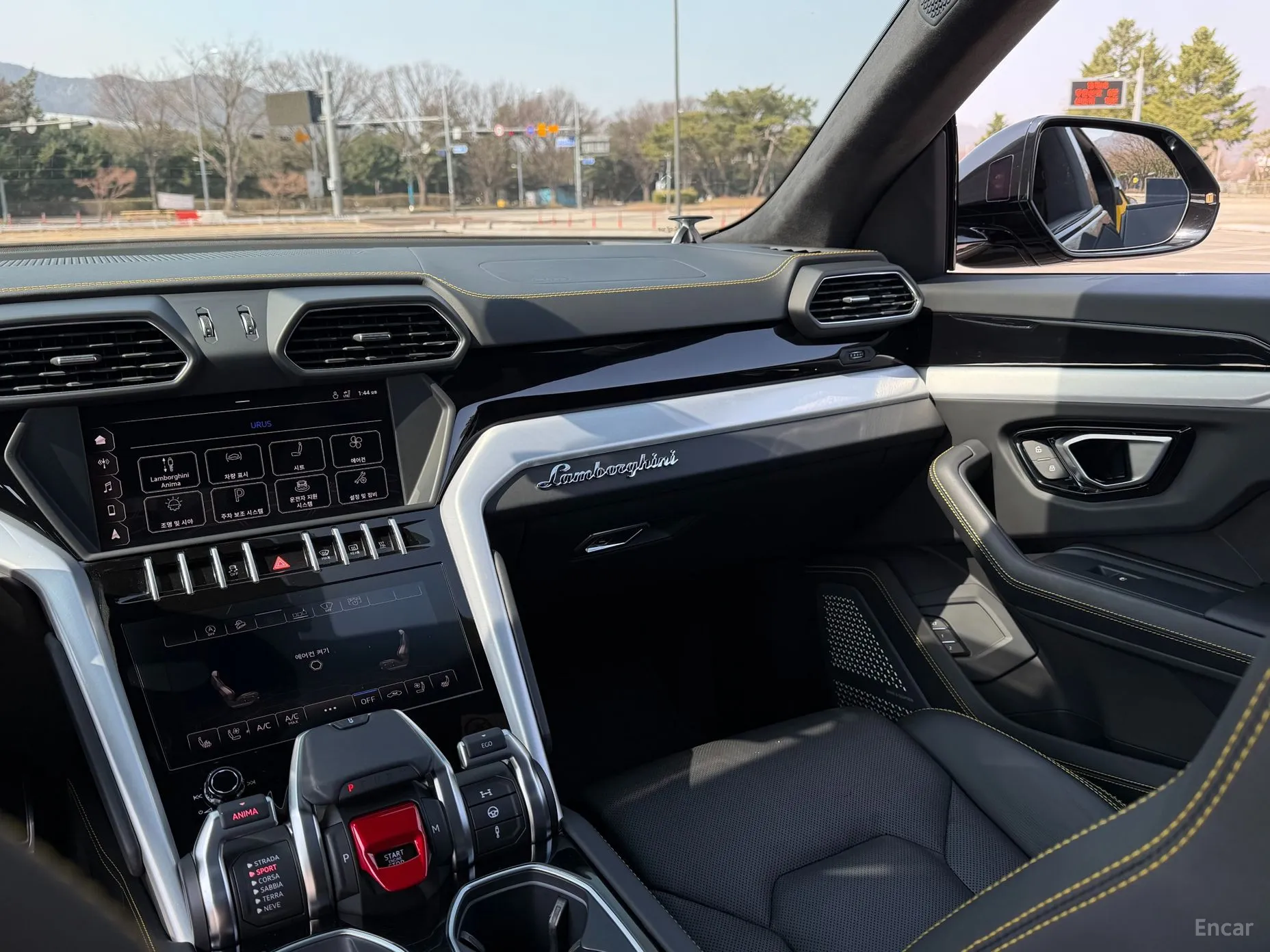 Lamborghini Urus превью 18