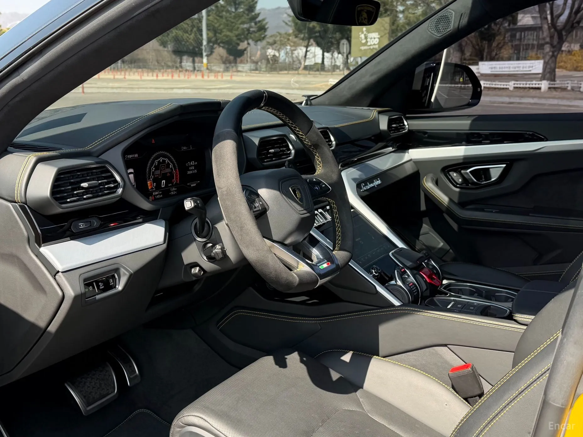 Lamborghini Urus превью 6