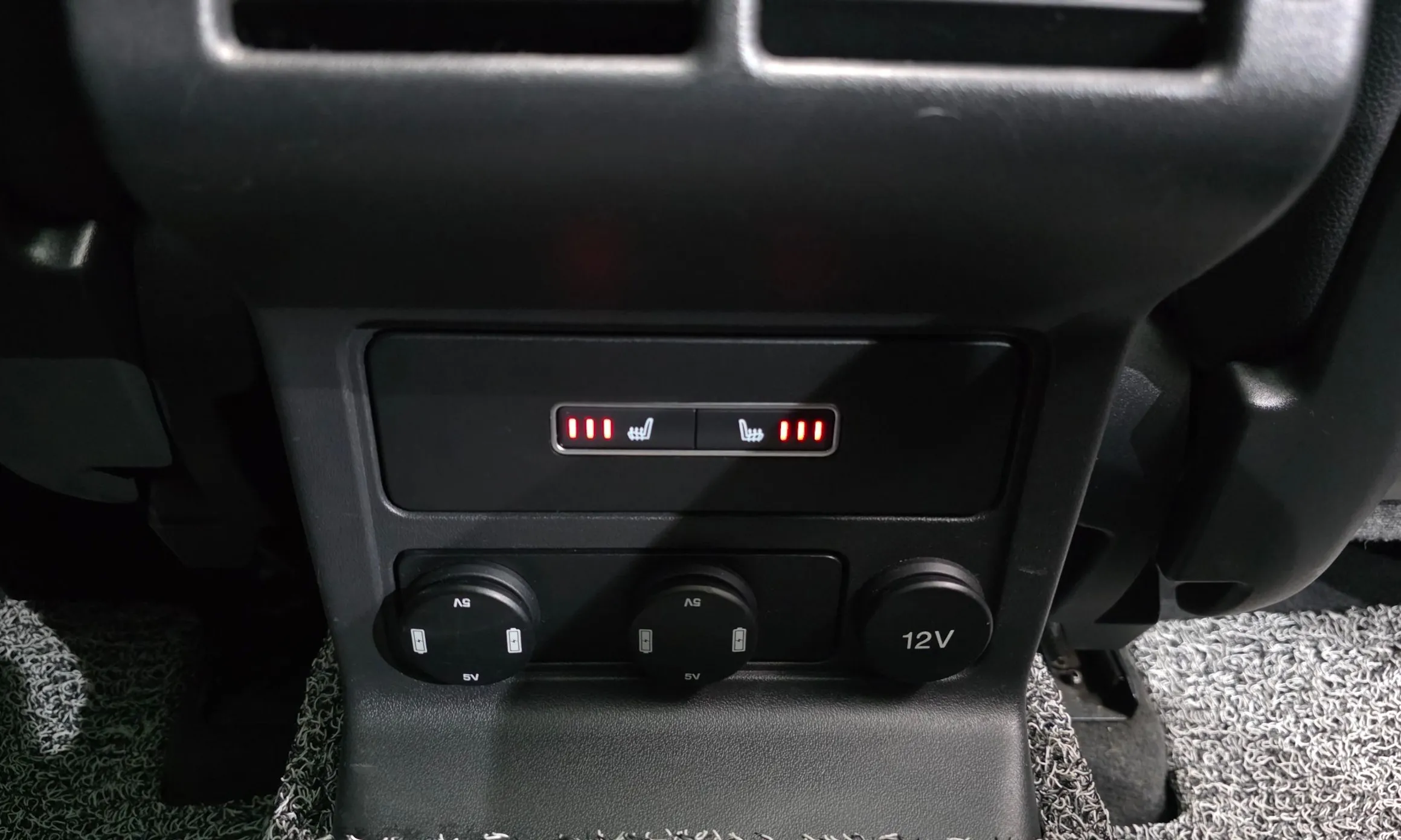 Jaguar F-PACE превью 17