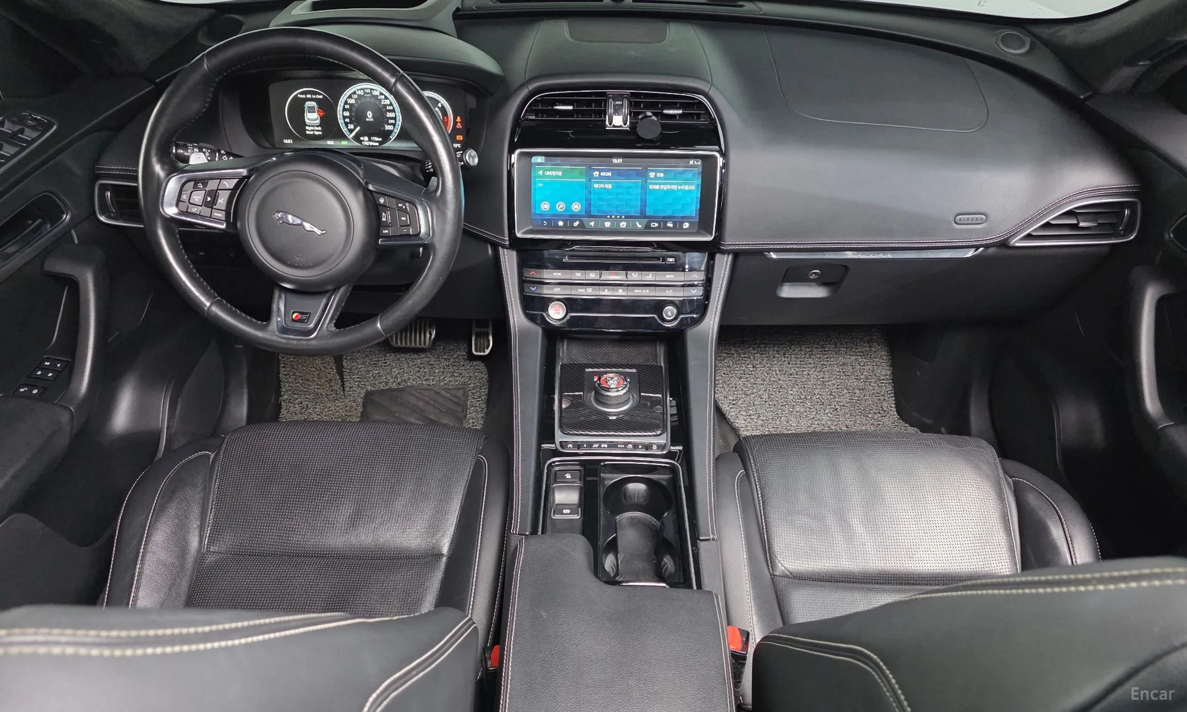 Jaguar F-PACE превью 7