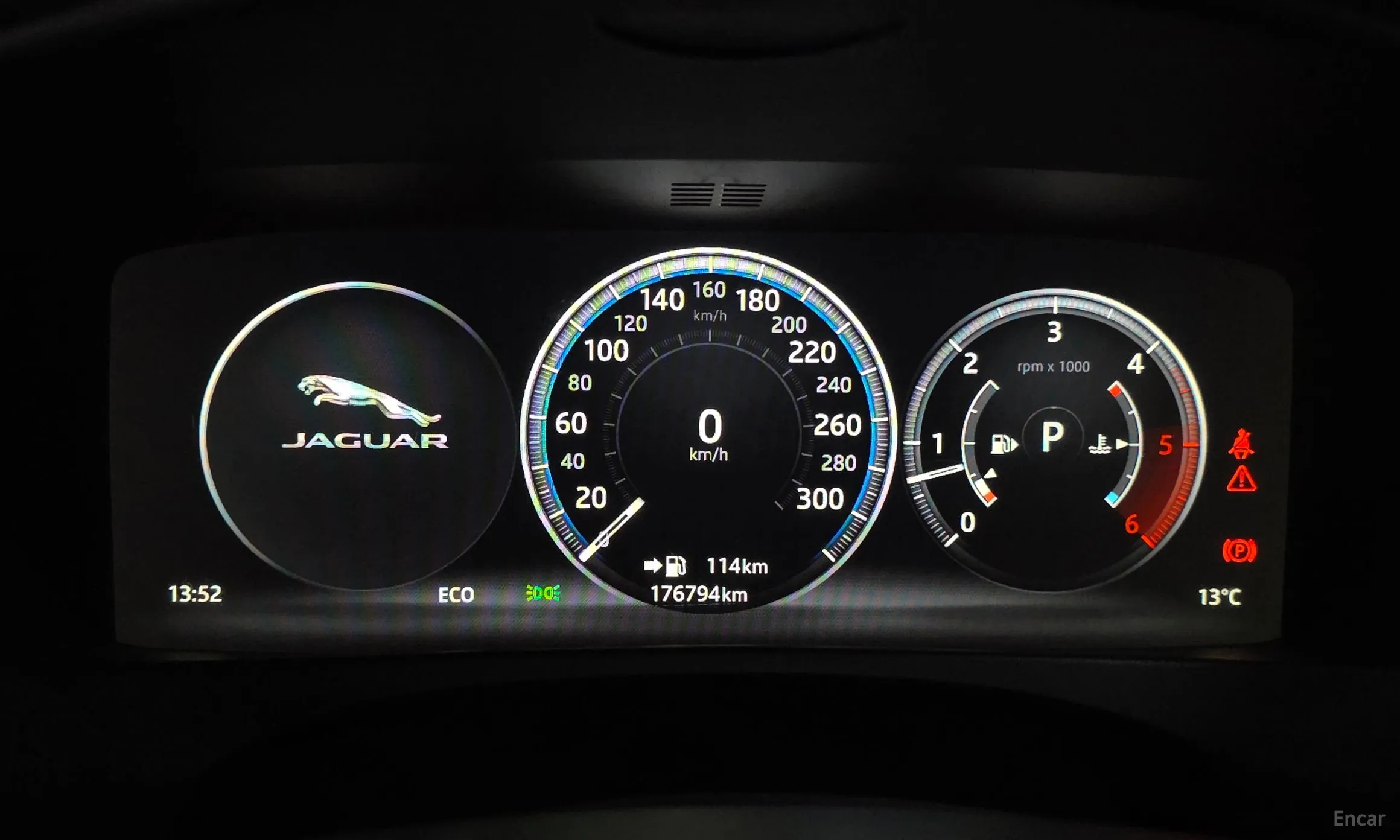 Jaguar F-PACE превью 8