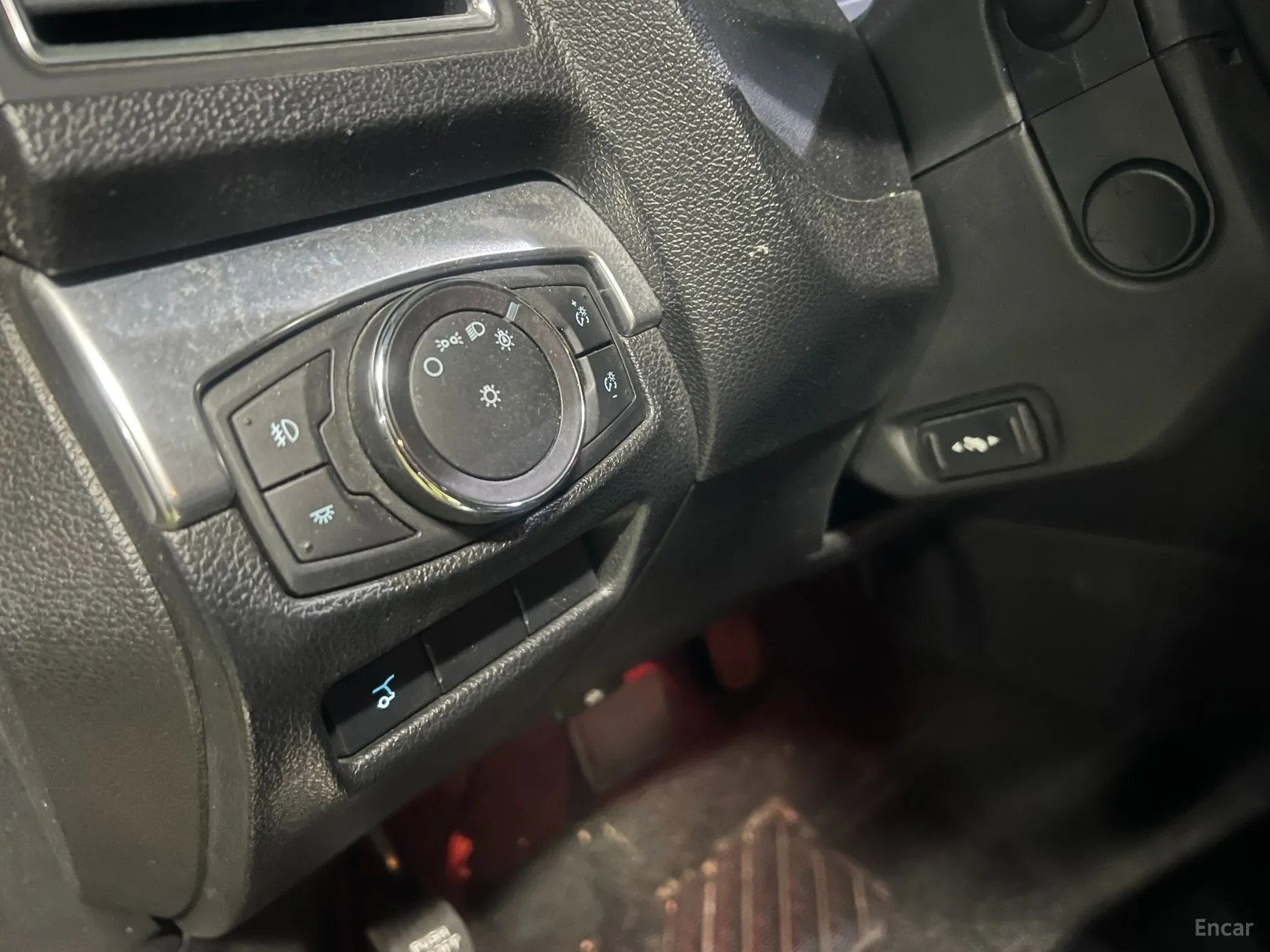 Ford Explorer превью 17